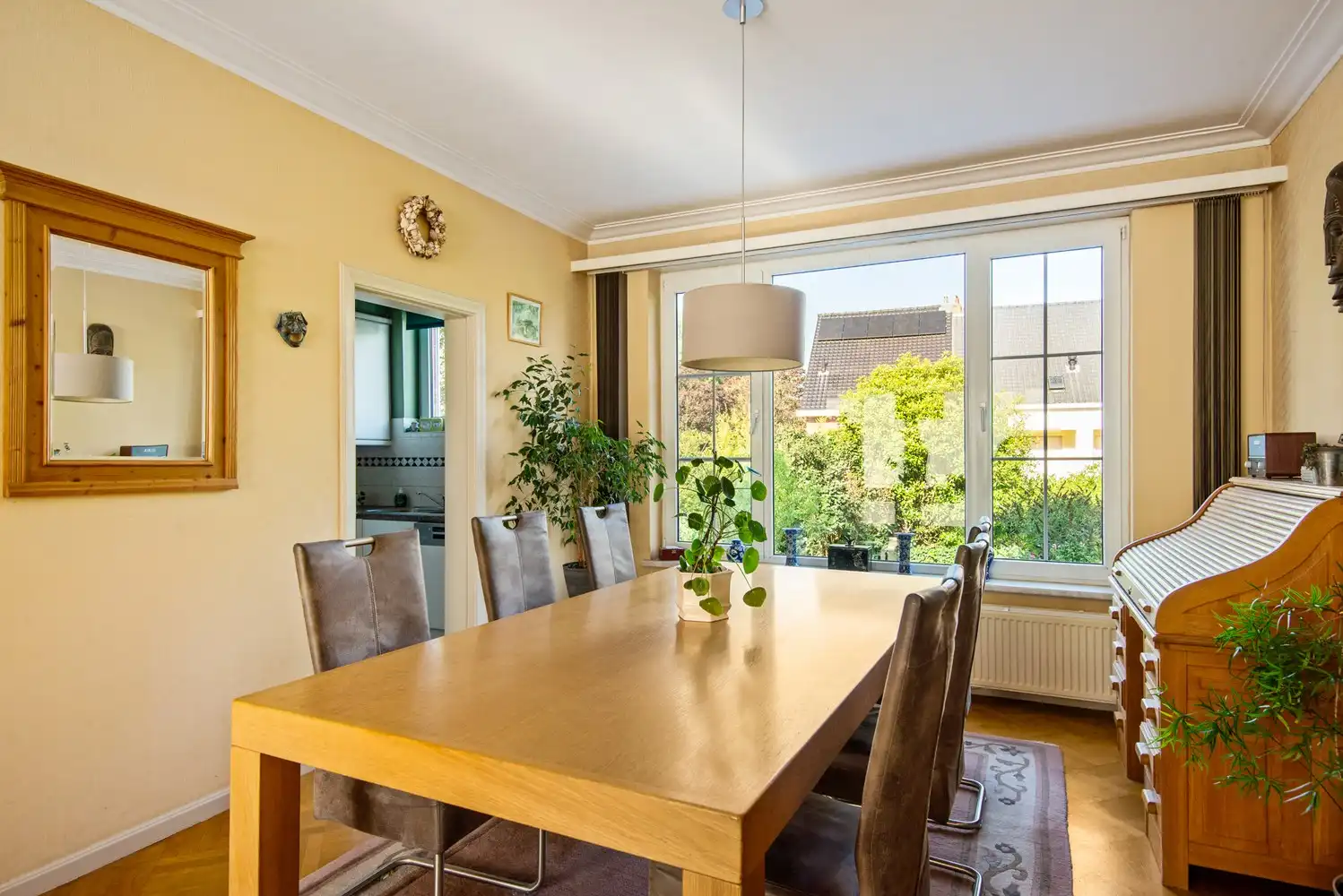 Ruime bel-etagewoning met vier slaapkamers op uitstekende locatie te Mortsel foto 7