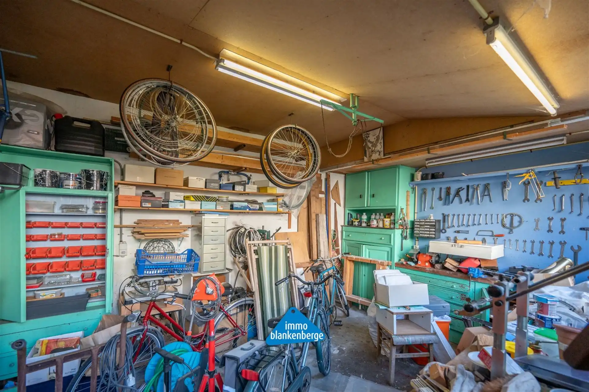 Grote gezinswoning met tuin en 7 slaapkamers nabij centrum en zee foto 6