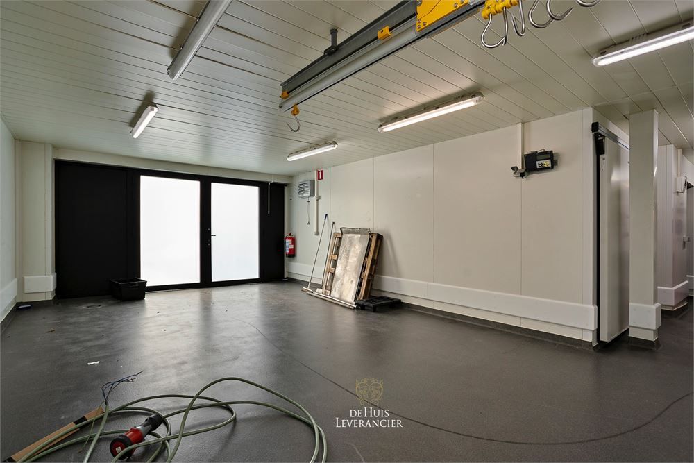 RUIM handelspand in het centrum van Hove foto 6