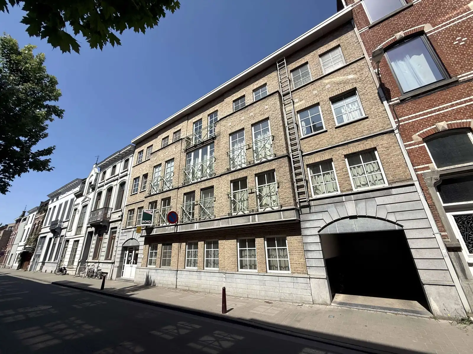 Studentenstudio te koop in Leuven centrum - gegeerde locatie foto {{pictureIndex}}