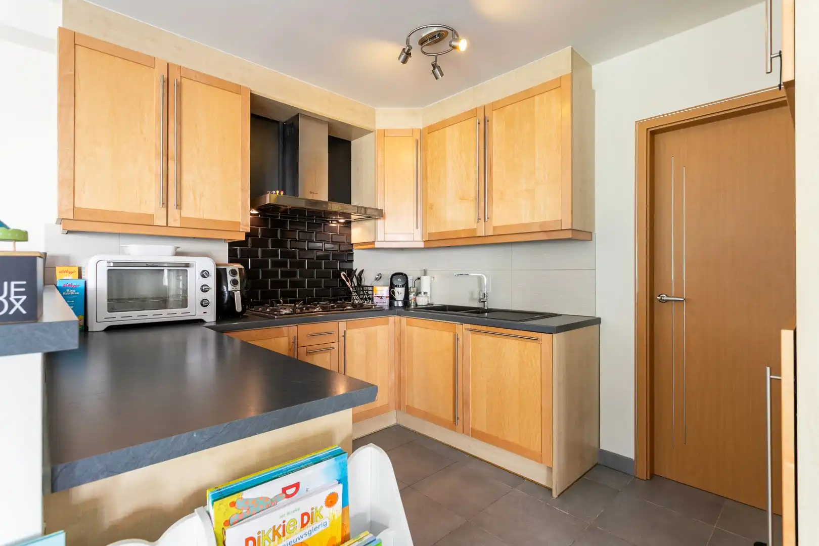 Instapklaar gelijkvloersappartement met 3 slaapkamers en tuin foto 6