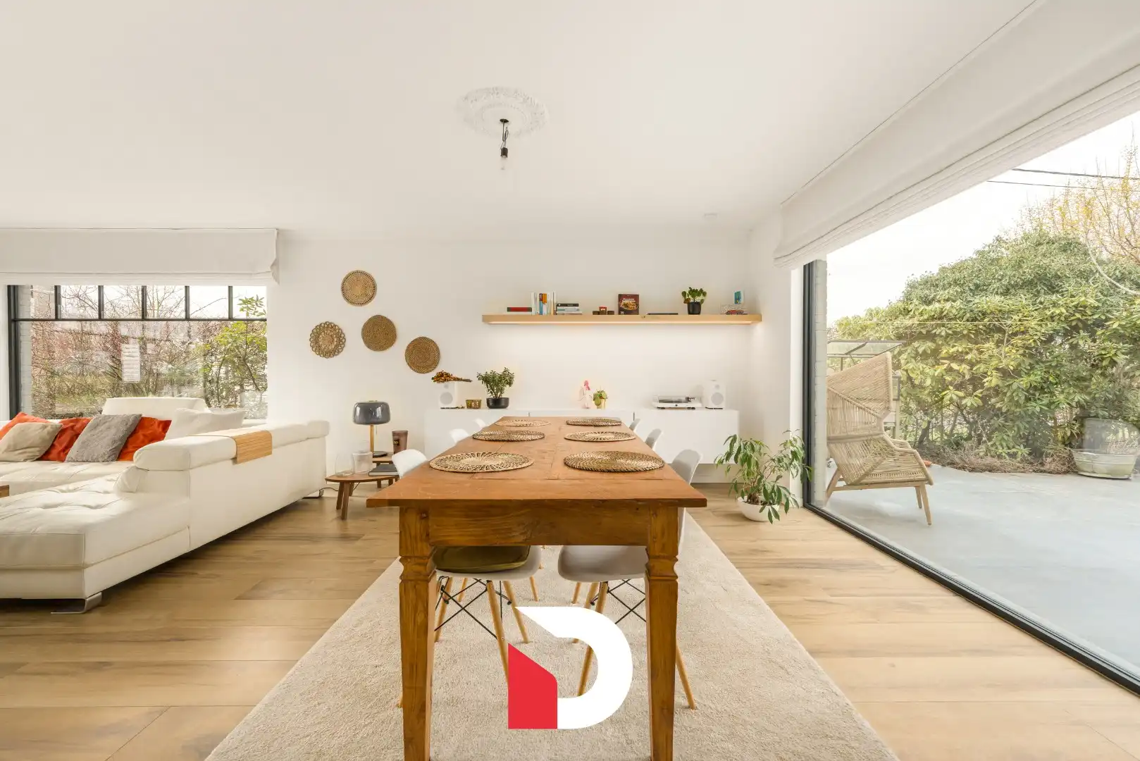 Ruime en volledig instapklare halfopen woning met praktijk op 960 m² grond foto 6