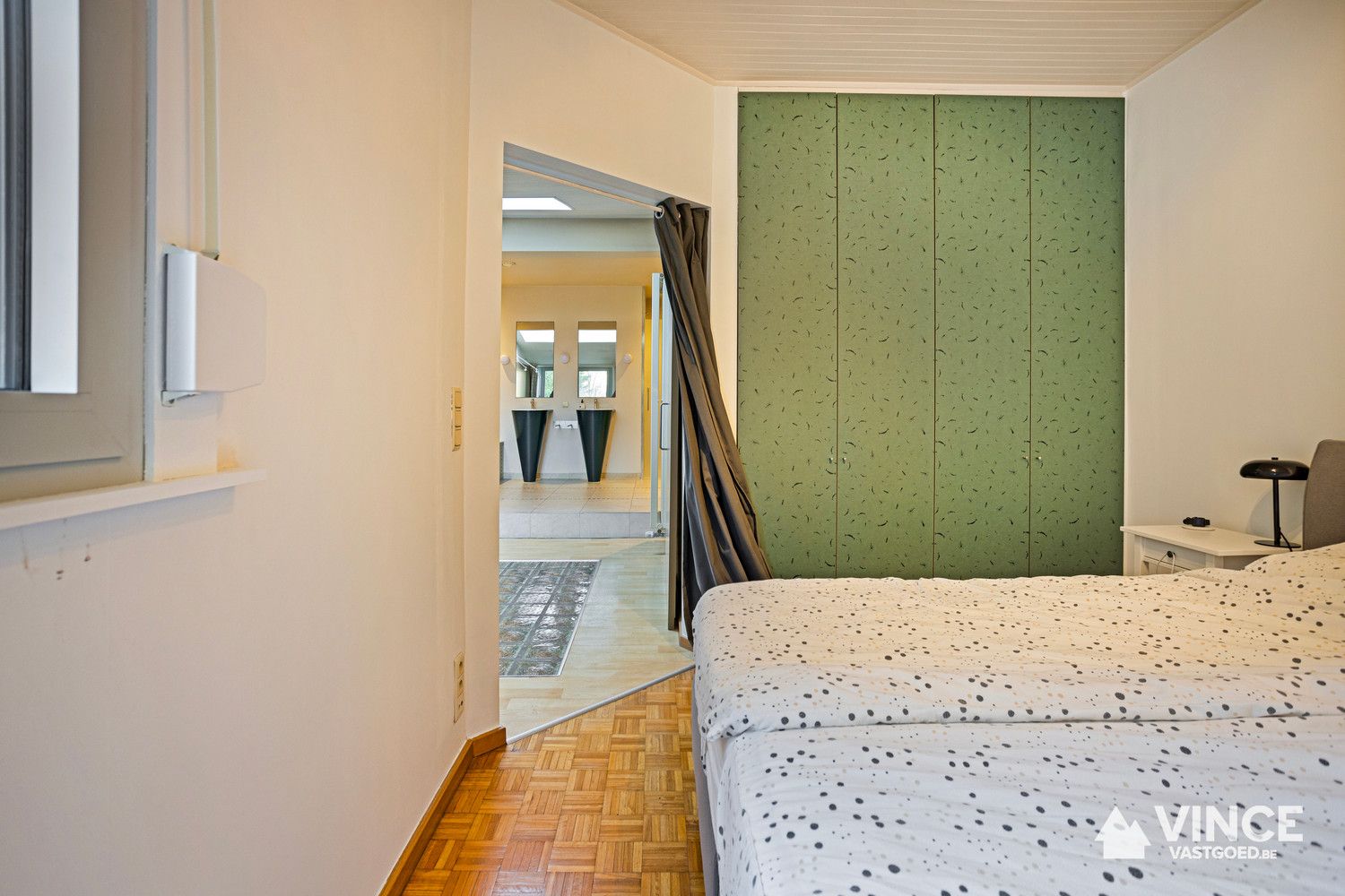 Prachtig huis met indrukwekkende elementen, ruime indeling en leuke tuin foto 26