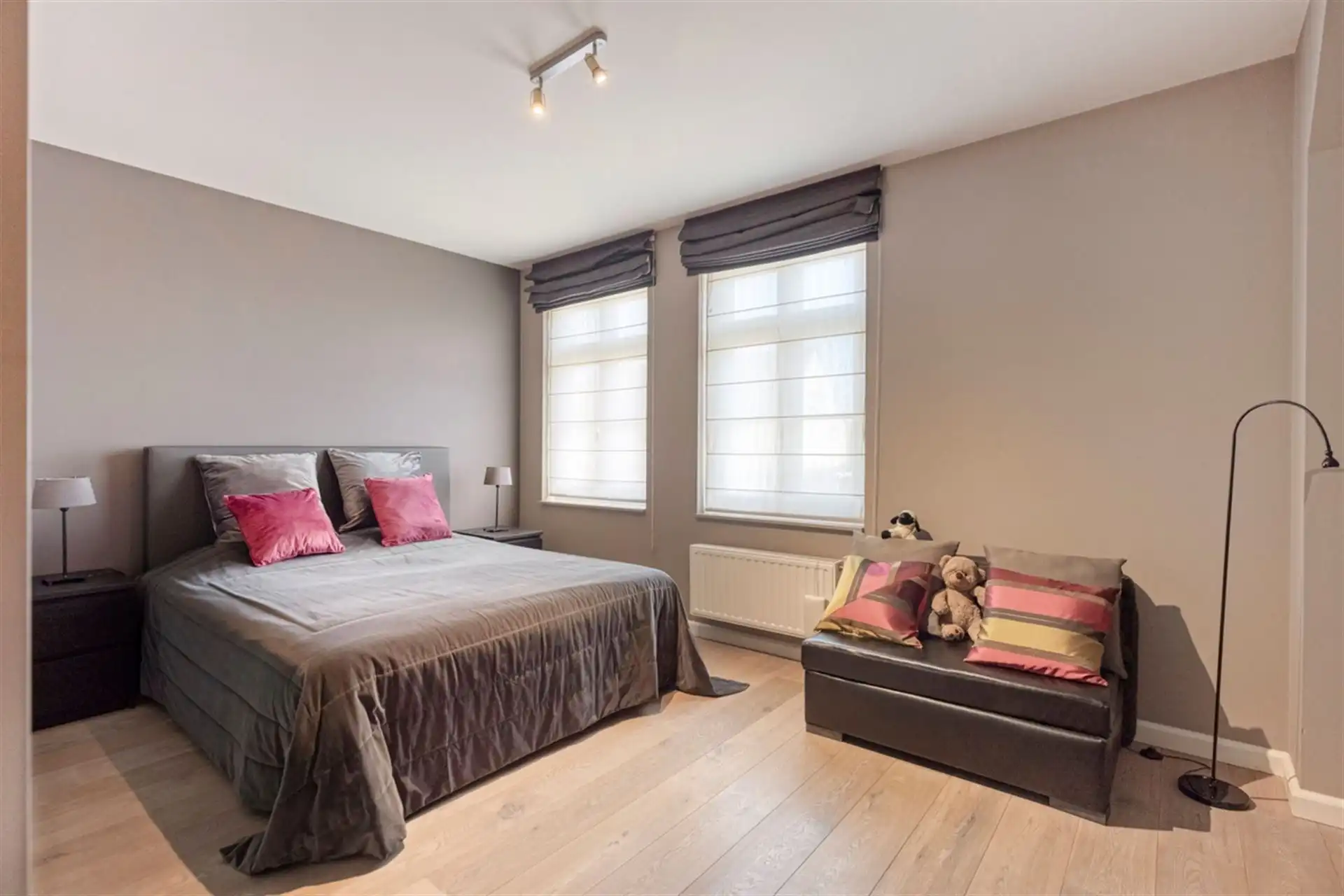 Instapklare half open woning op topligging in Boechout foto 21