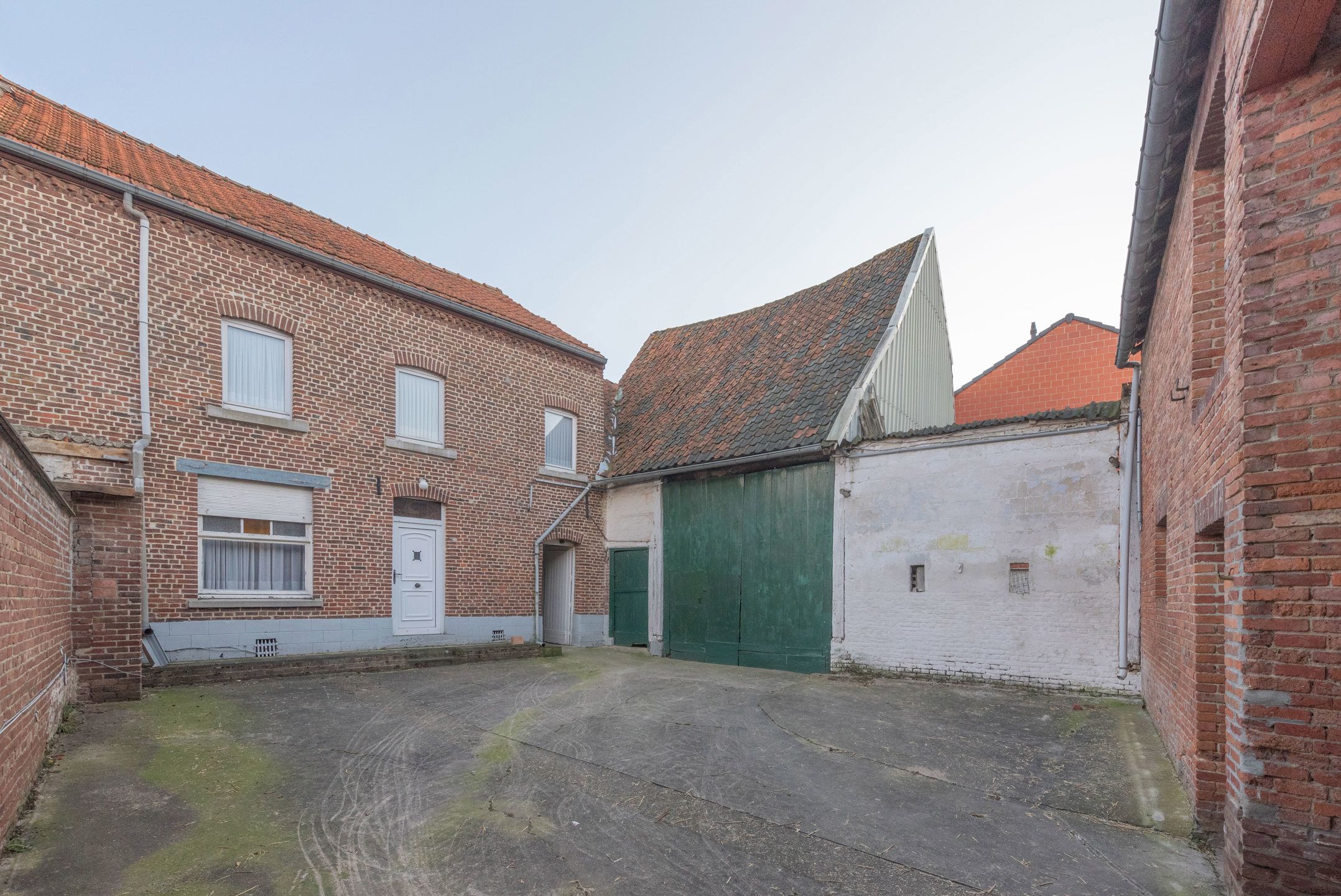 Charmante hoeve met royale schuur en weide te Vlijtingen foto 1