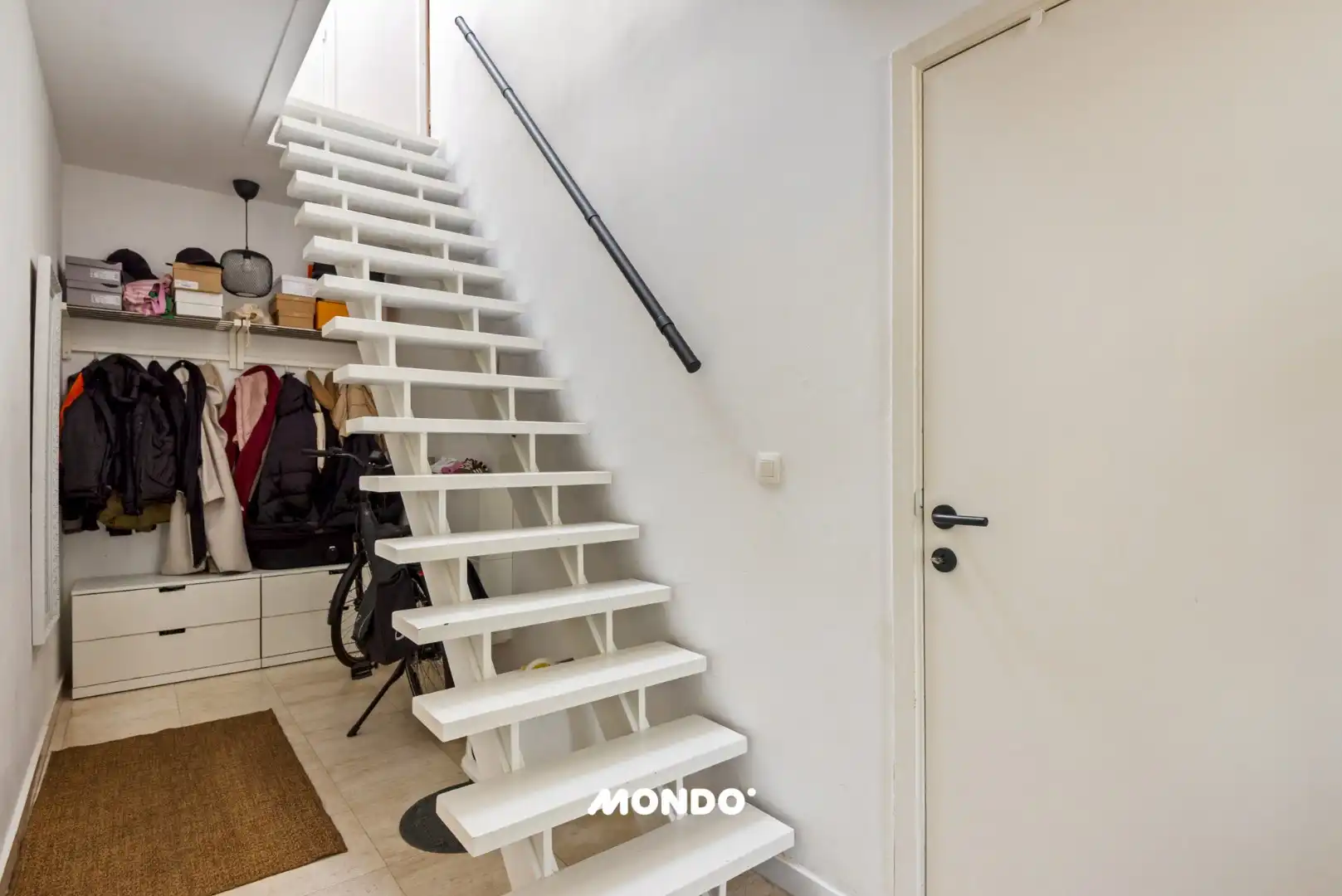 Kleinschalig appartementsgebouw met 2 appartementen en garage! foto 2