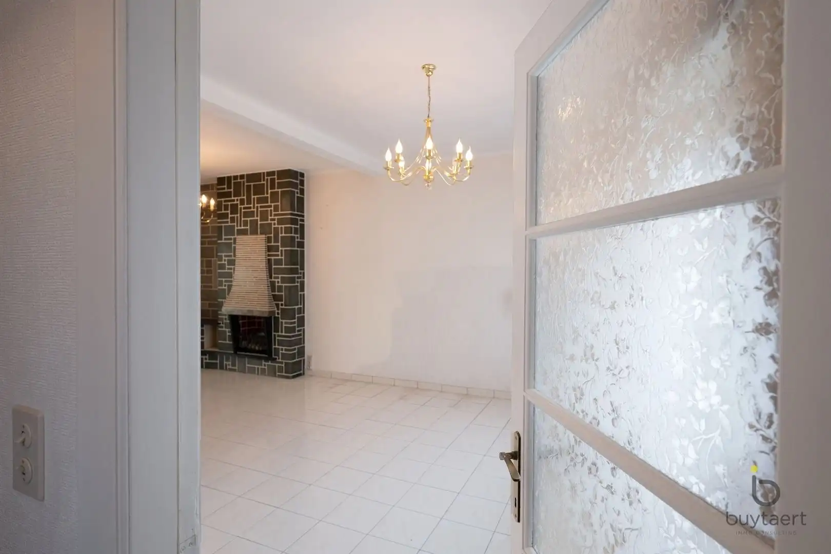 Te renoveren woning op zeer gegeerde locatie te Schilde! foto 5