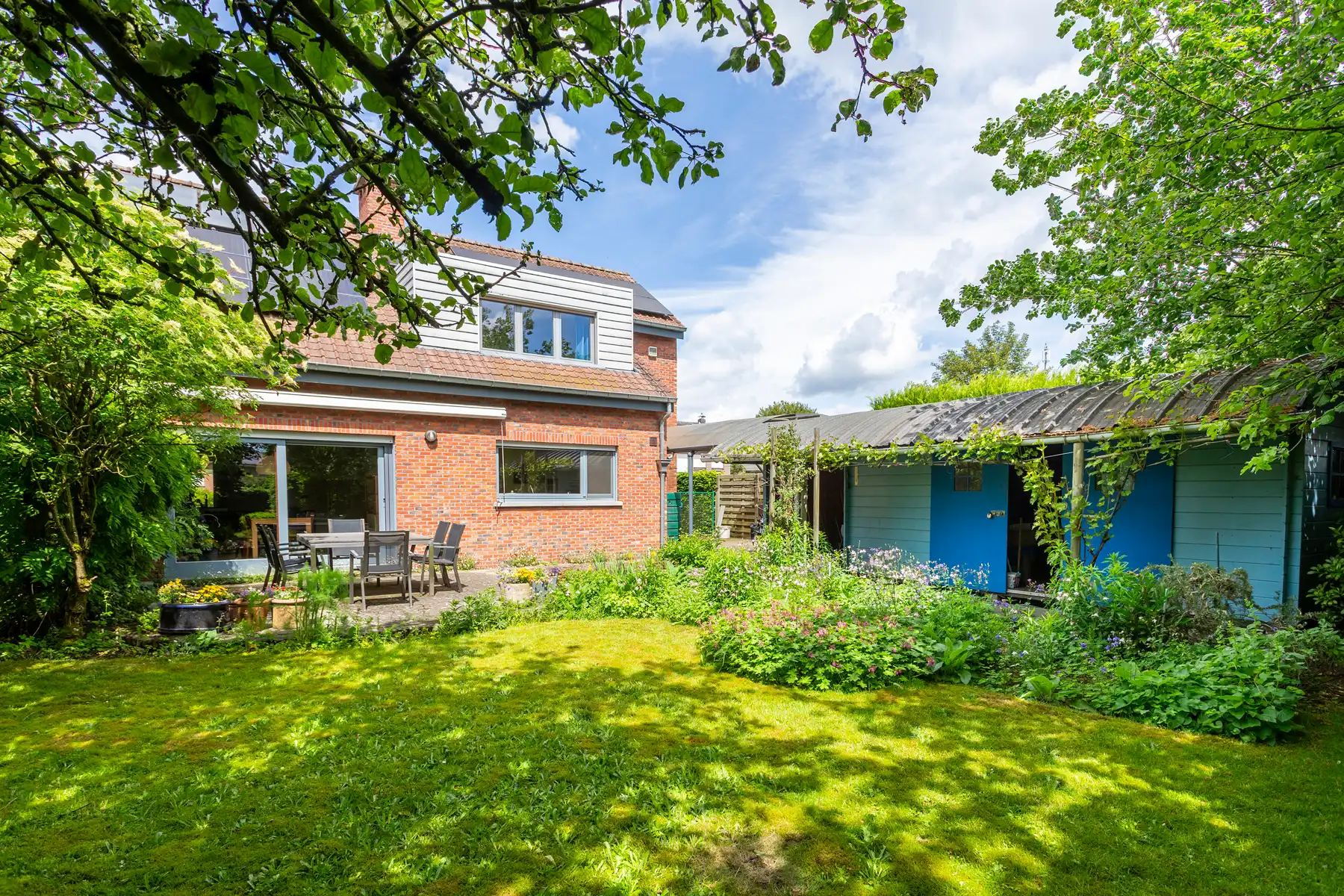Ruime gezinswoning met zonnige tuin op toplocatie! foto 22