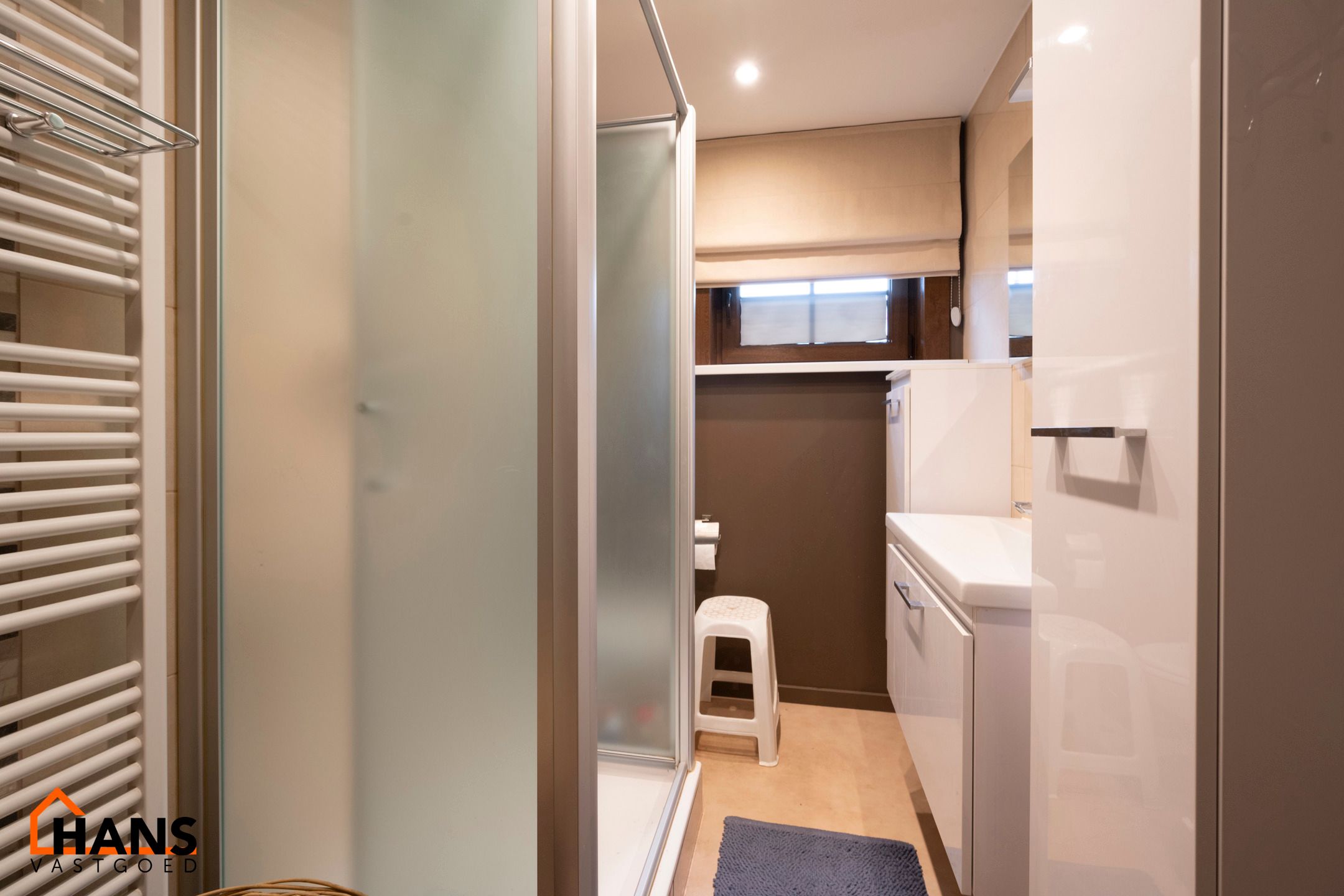 Te renoveren half open bebouwing. foto 24