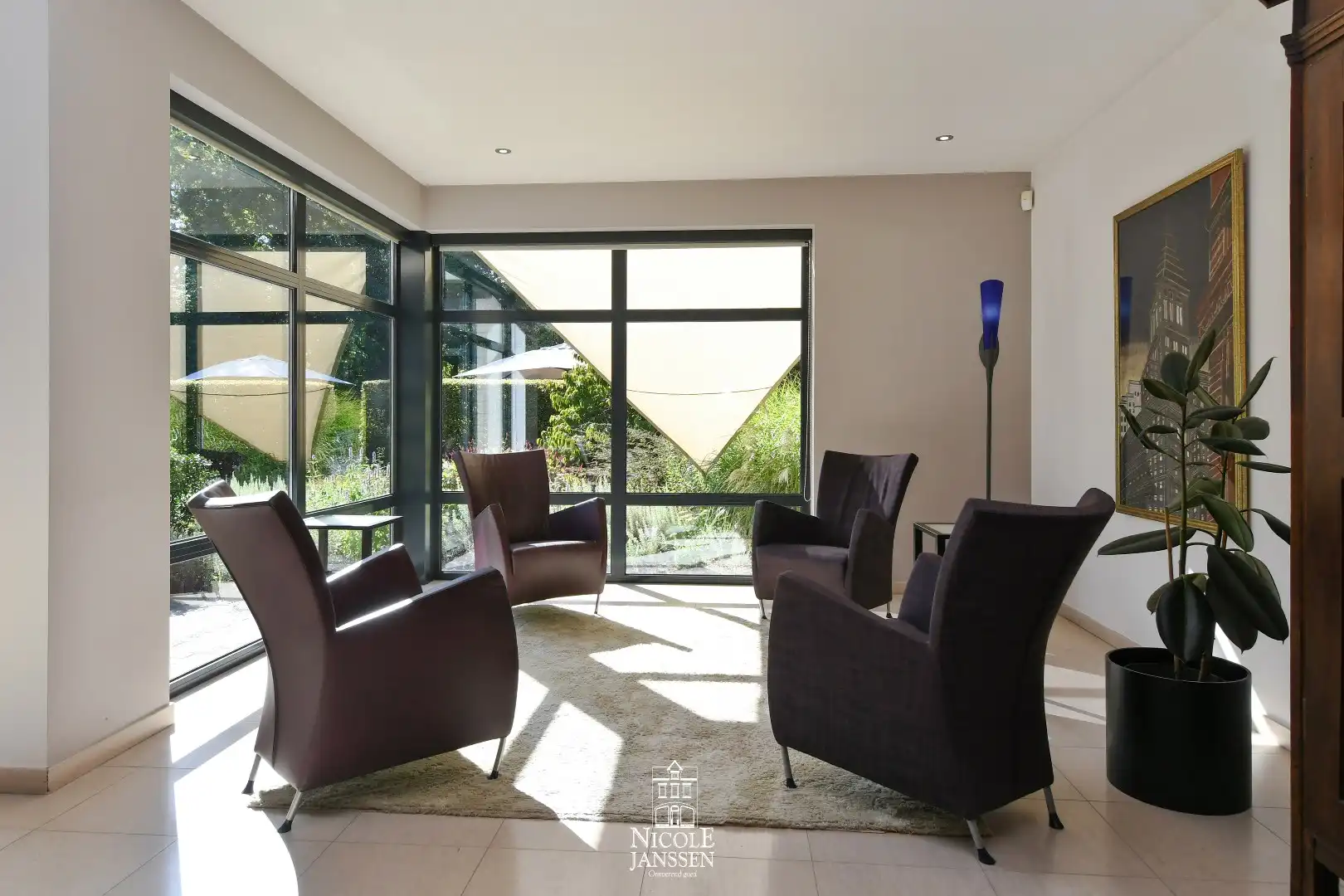 Ruime woning met zwembad foto 5