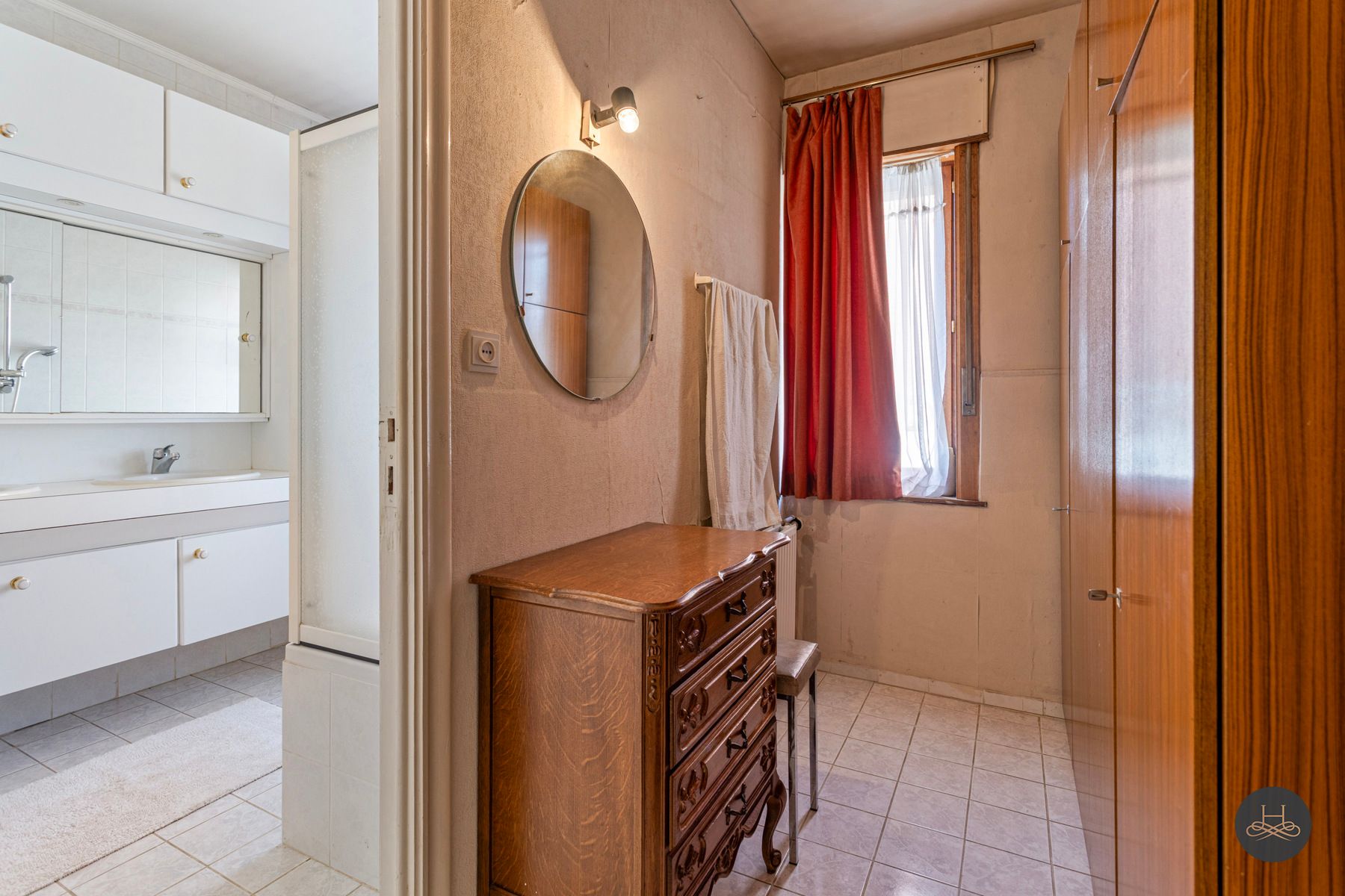 Karaktervolle en ruime halfopen woning met leuke tuin foto 16