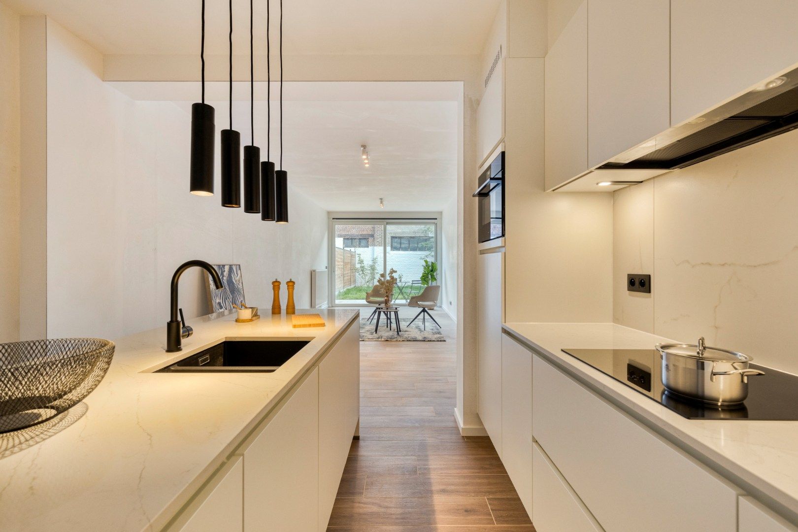 Instapklare stadswoning met 3 slaapkamers en tuintje!  foto 5