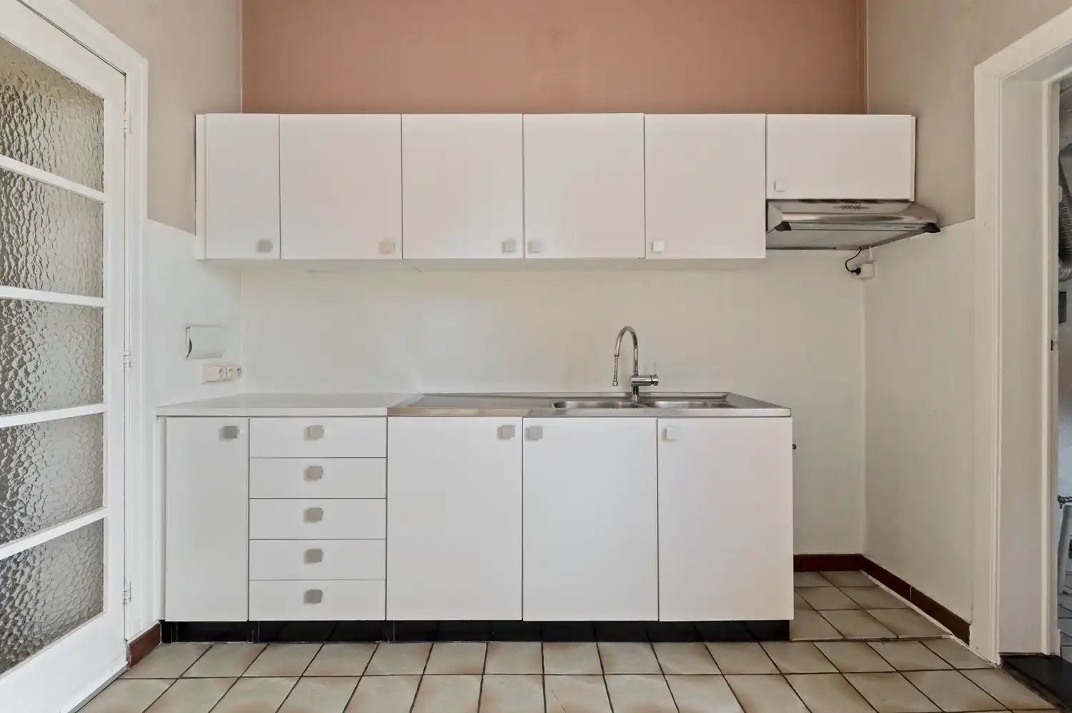 Te renoveren woning met 3 slaapkamers op toplocatie nabij centrum en station van Lier! foto 9