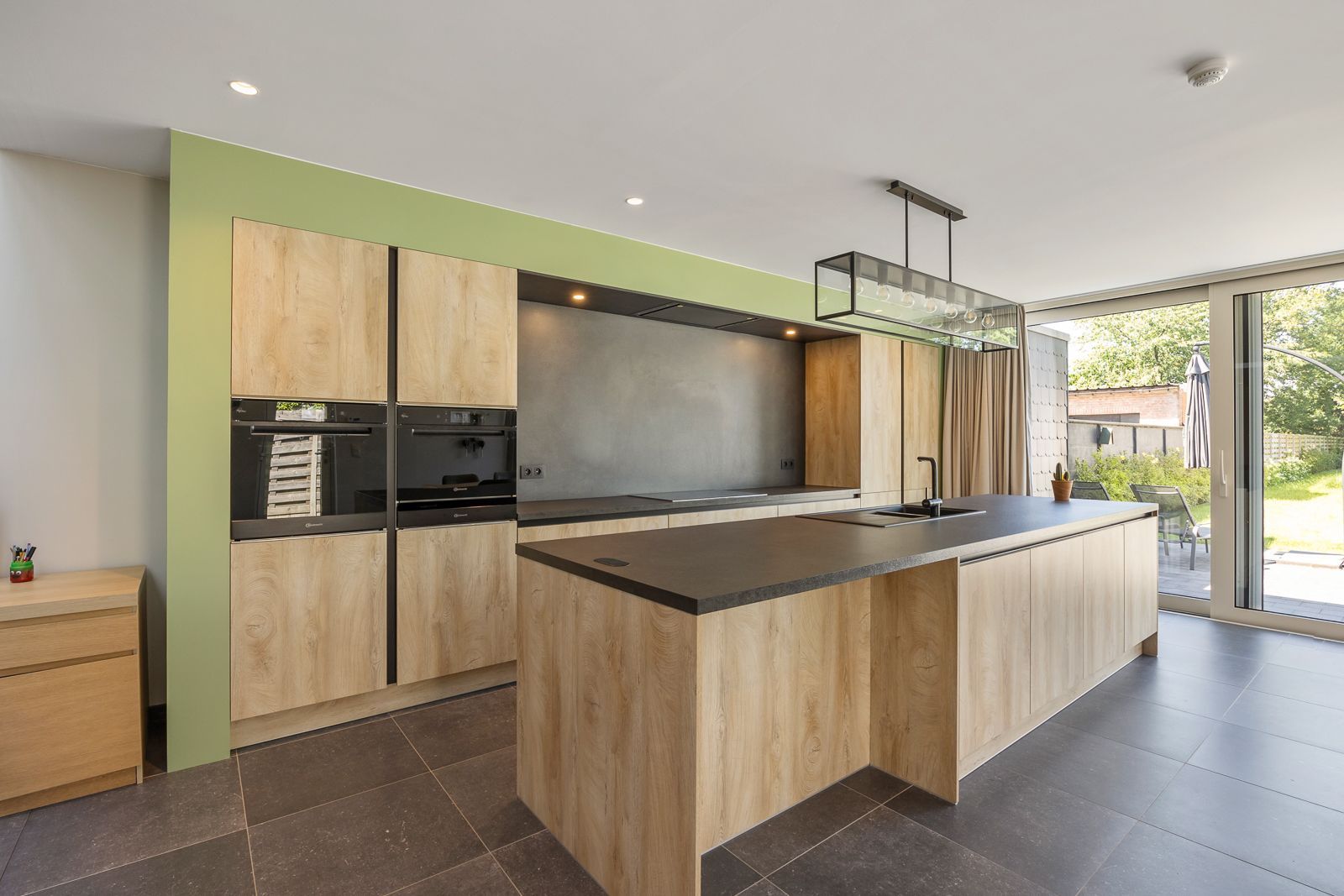 Instapklare woning met karakter, licht en ruimte in Hoevenen ! foto 7