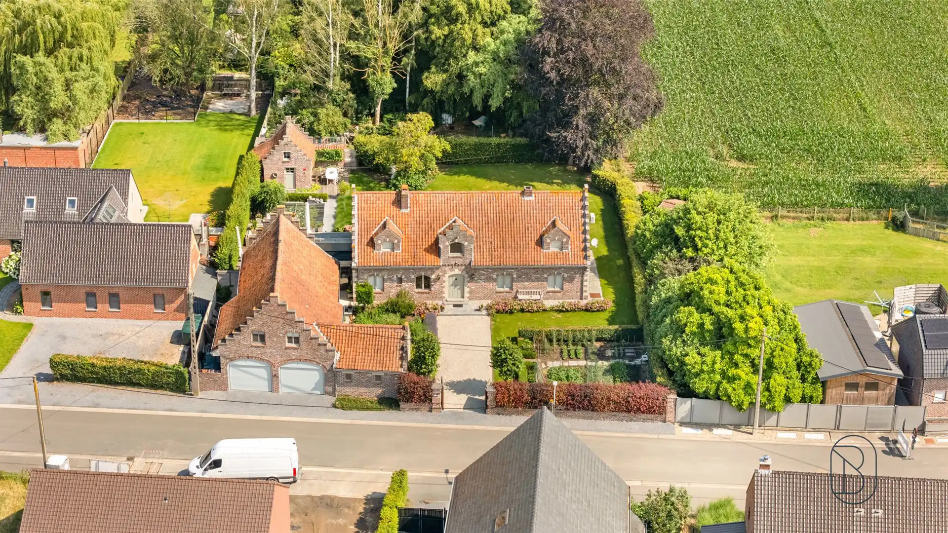 Charmante villa met tuin, garage en tal van mogelijkheden foto 8
