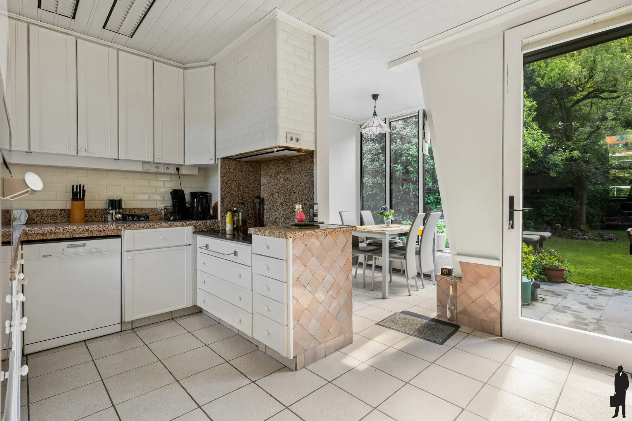 Karaktervolle HOB met prachtige tuin op absolute toplocatie foto 13