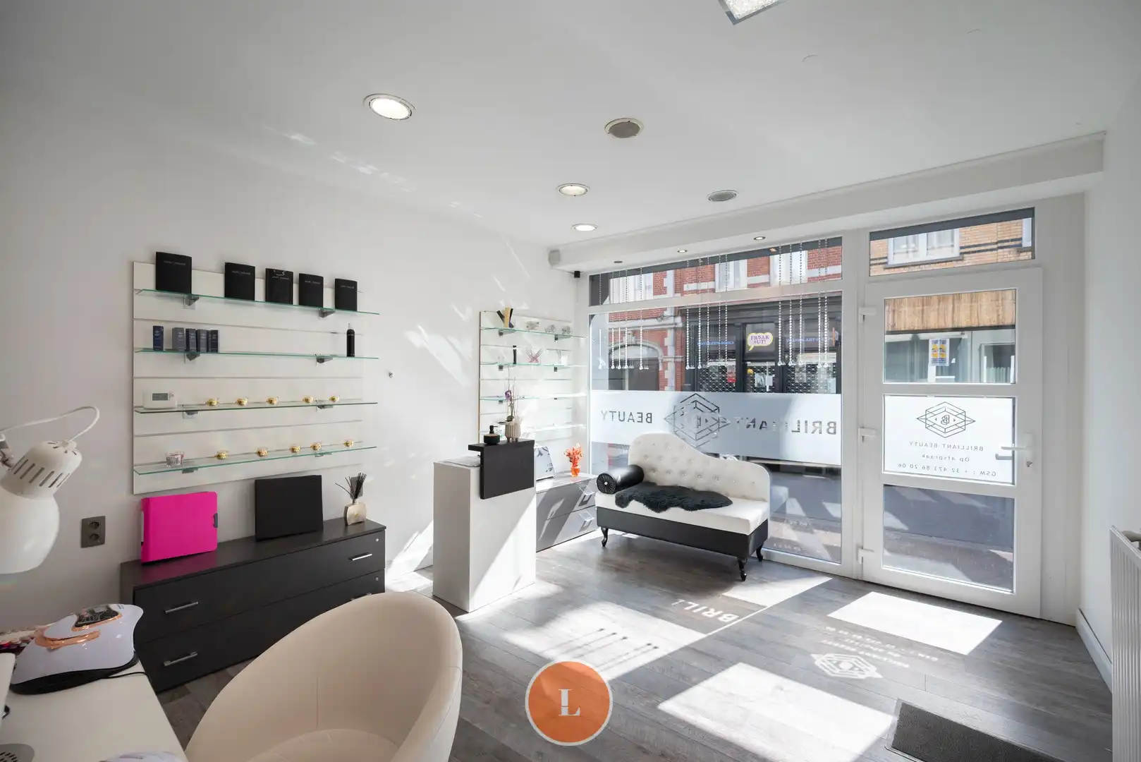 Te koop handelspand met woonst centrum Menen foto 4