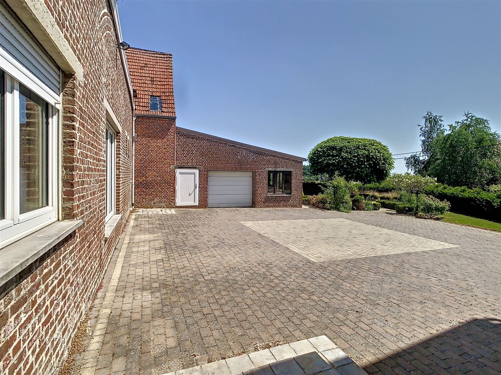 Karaktervolle vrijstaande woning, te renoveren, grote schuur, opp 15a 37ca foto 8