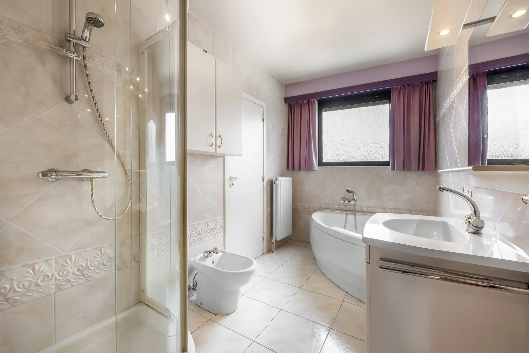 Goed gelegen dakappartement met groot terras voor en achter, 2 slpk en prachtig uitzicht foto 16