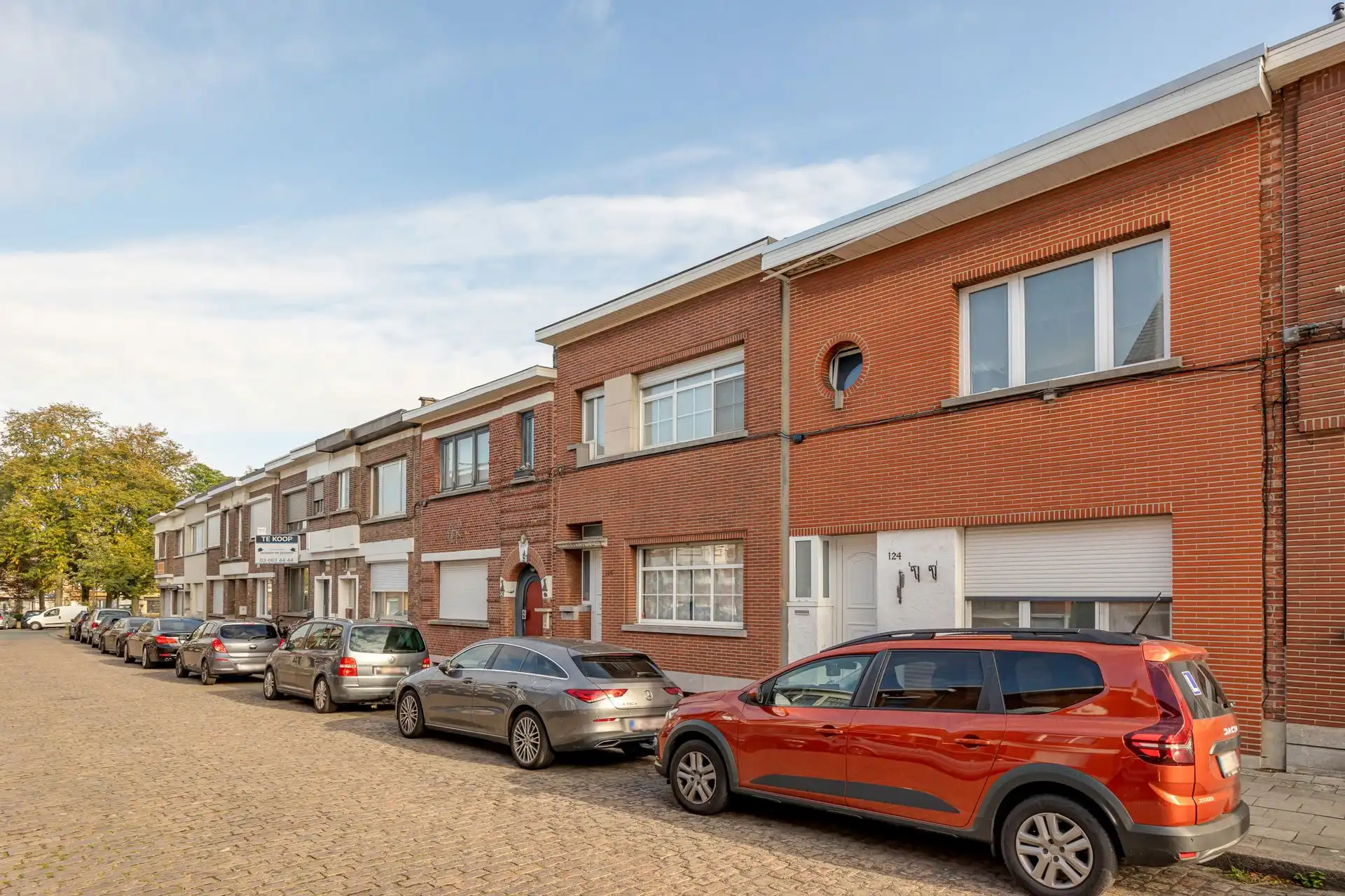 Charmante en instapklare gezinswoning in Valaarwijk foto 2