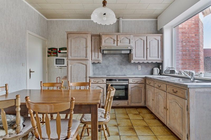 Alleenstaande woning met magazijn/loods TE KOOP in hartje Dentergem! foto 6