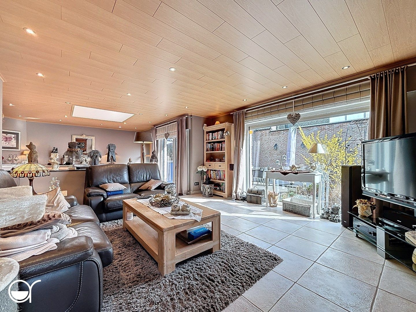 Ruime woning met vier slaapkamers, tuin, garage en mogelijkheid voor zelfstandige activiteit foto 11