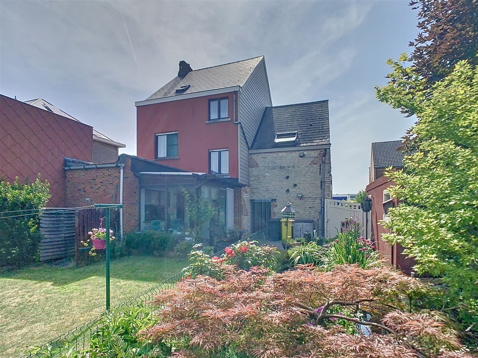 Goed onderhouden woning, met 3 slpk. en een landelijke ligging!! foto 2