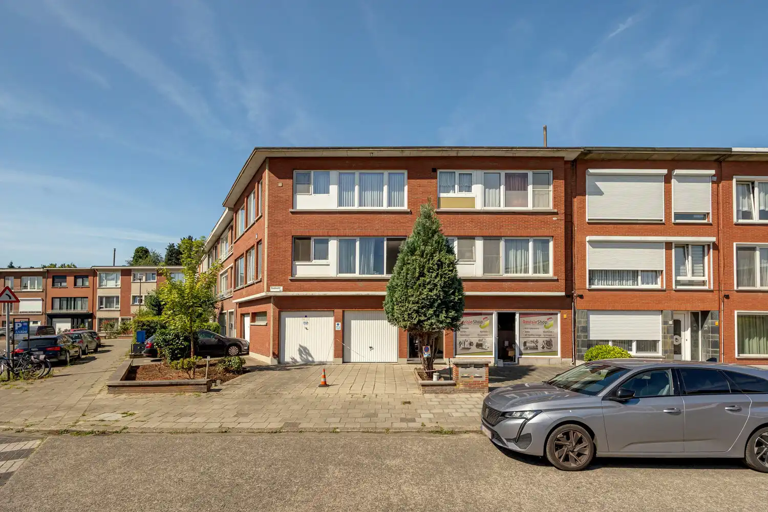 Matched: voor meer info kevin@wellimmo.net! Energiezuinig (EPC B) en instapklaar 2 slk-appartement in een kleinschalig hoekgebouw te Deurne-Zuid, met privatieve garagebox + de staanplaats ervoor foto 18