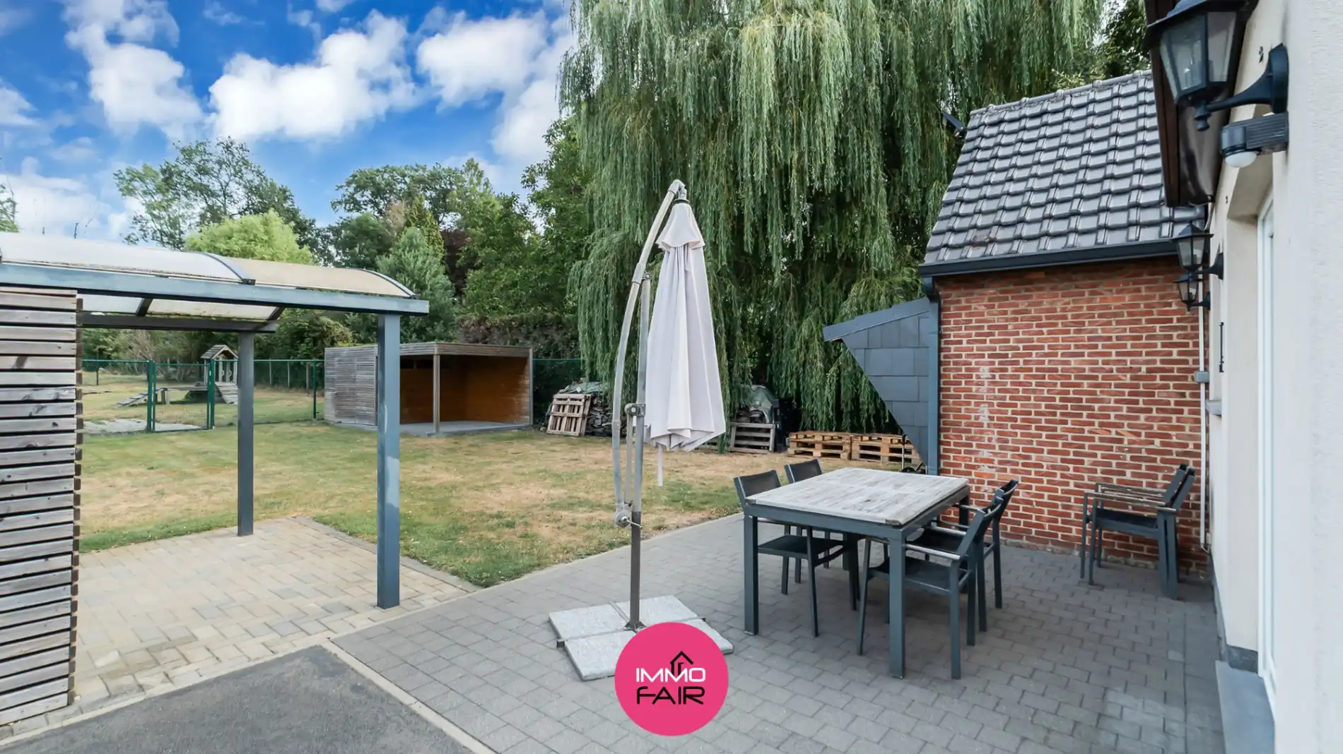 Royale, instapklare gezinswoning op geliefde locatie foto 16