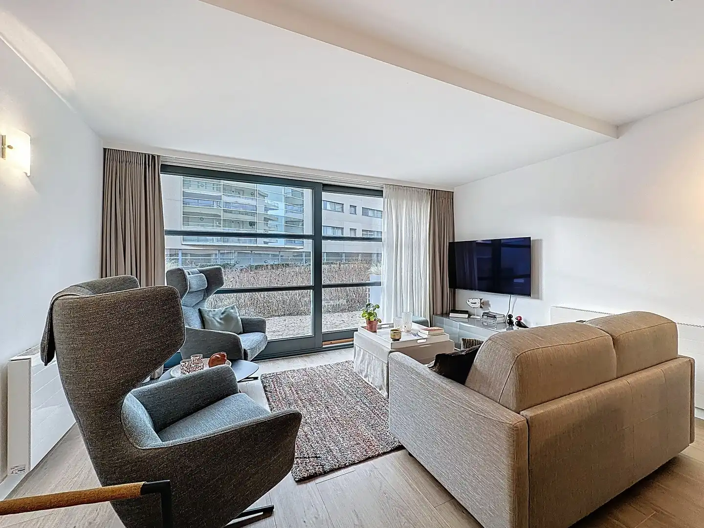 Recent gerenoveerd appartement, rustig gelegen en toch vlak bij de Zeedijk. foto 4