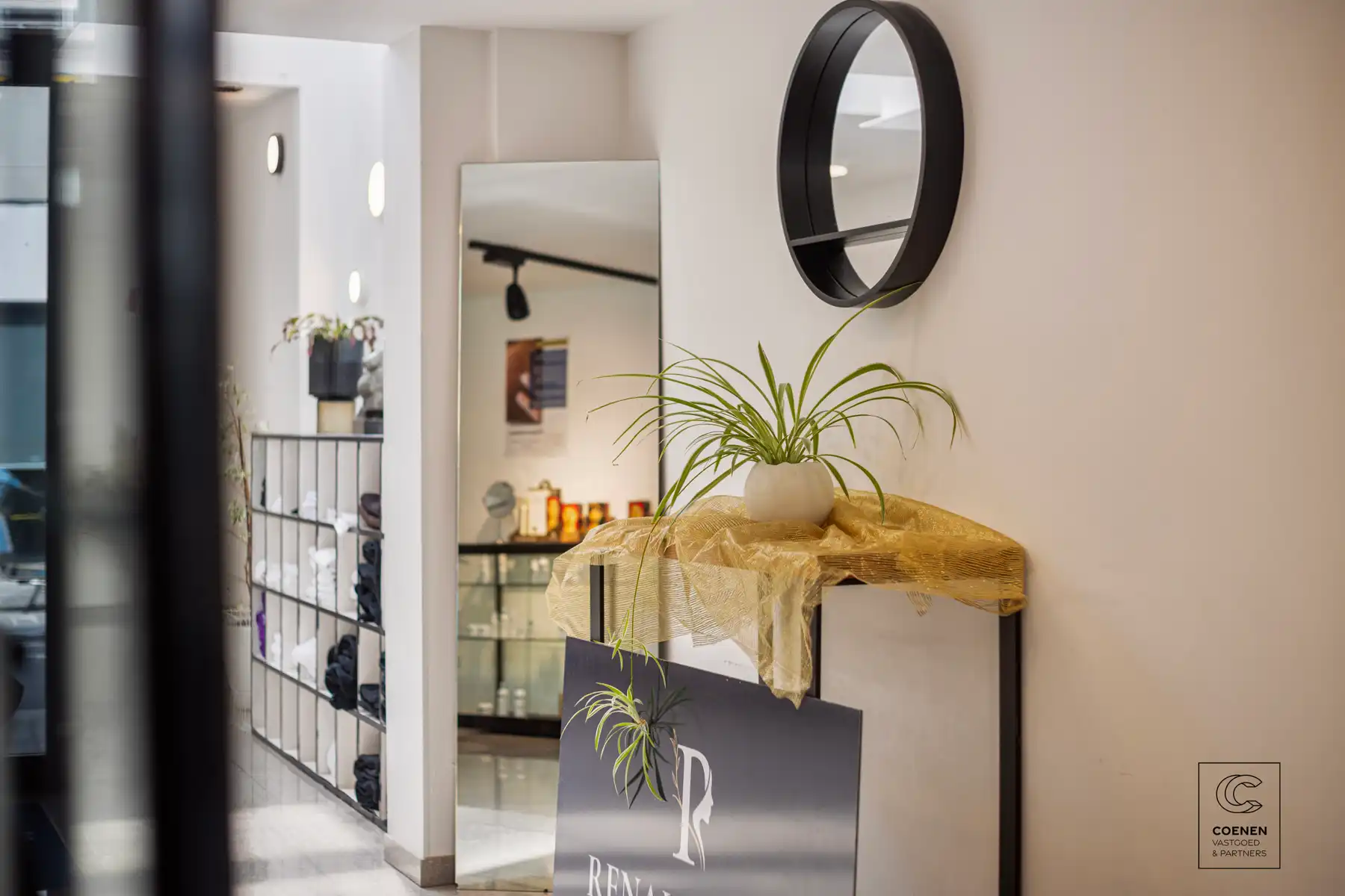 Handelspand met opbrengst te koop in Berchem foto 23