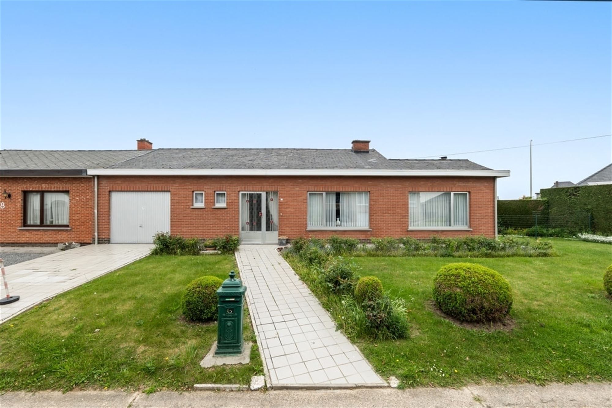 Hoofdfoto van de publicatie: OP TE FRISSEN GELIJKVLOERSE WONING IN SINT-TRUIDEN 
