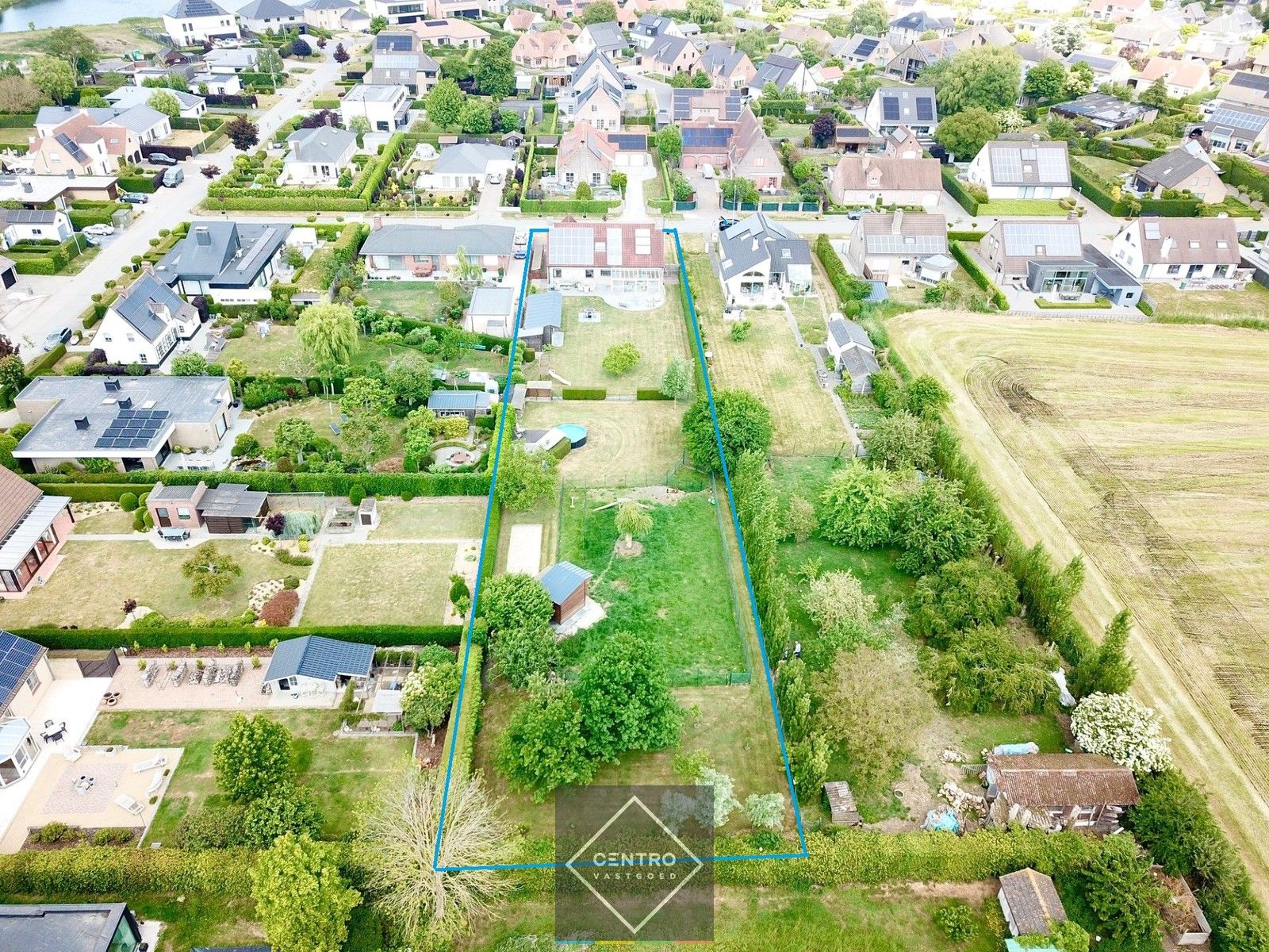 Instapklare VILLA met 5 slpkms, dubbele garage en een ruime aangelegd tuin met terrassen en bijgebouwen in een rustige omgeving te Zuienkerke! foto 21