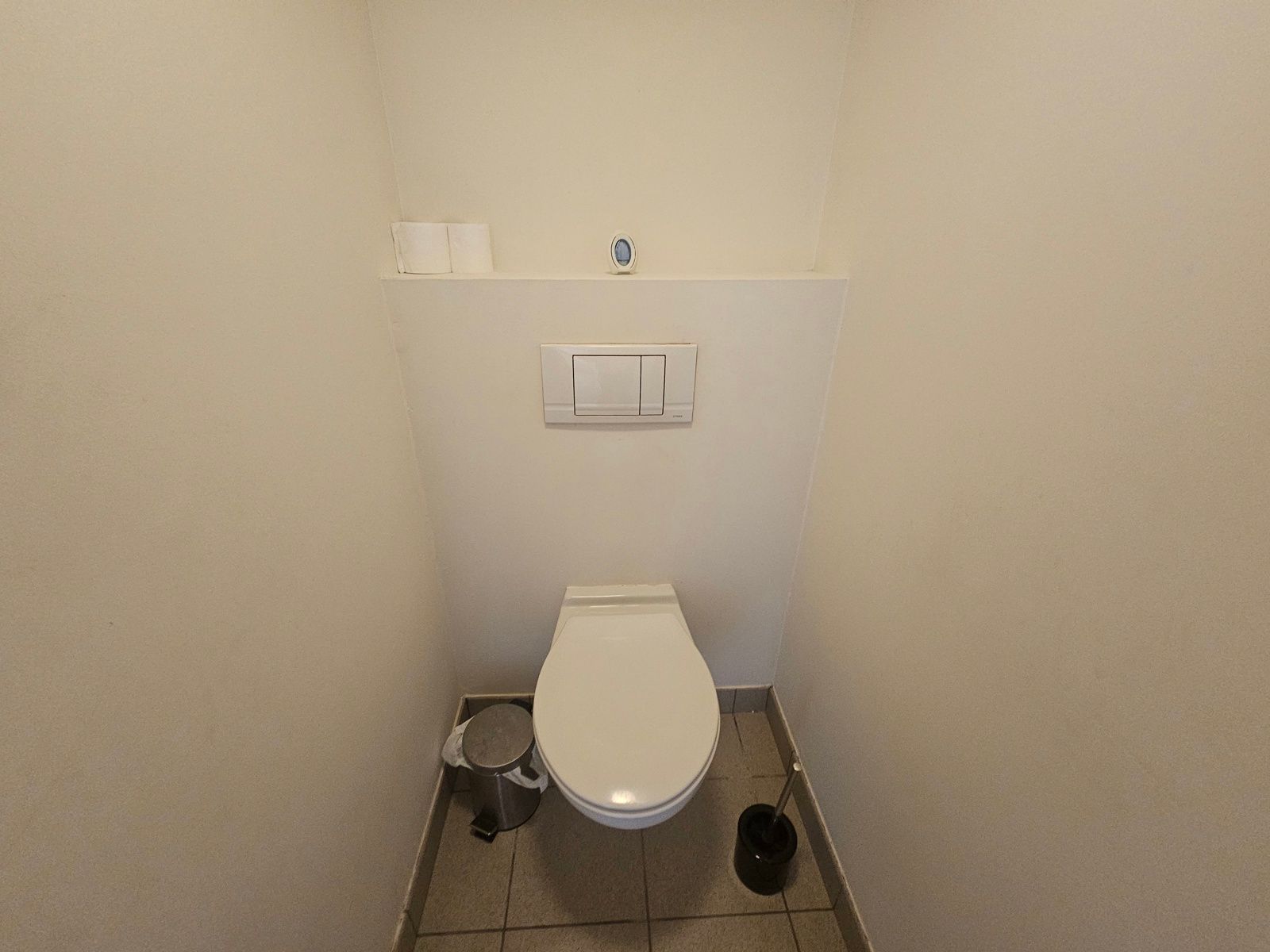 Instapklaar appartement met 2 slaapkamers aan het Plein! foto 15