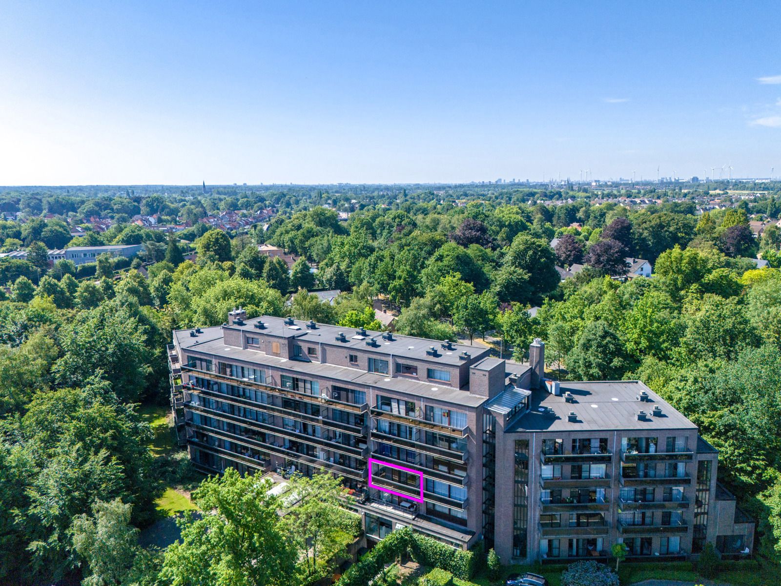 Degelijke serviceflat met terras in Residentie LINDENHOF foto 2