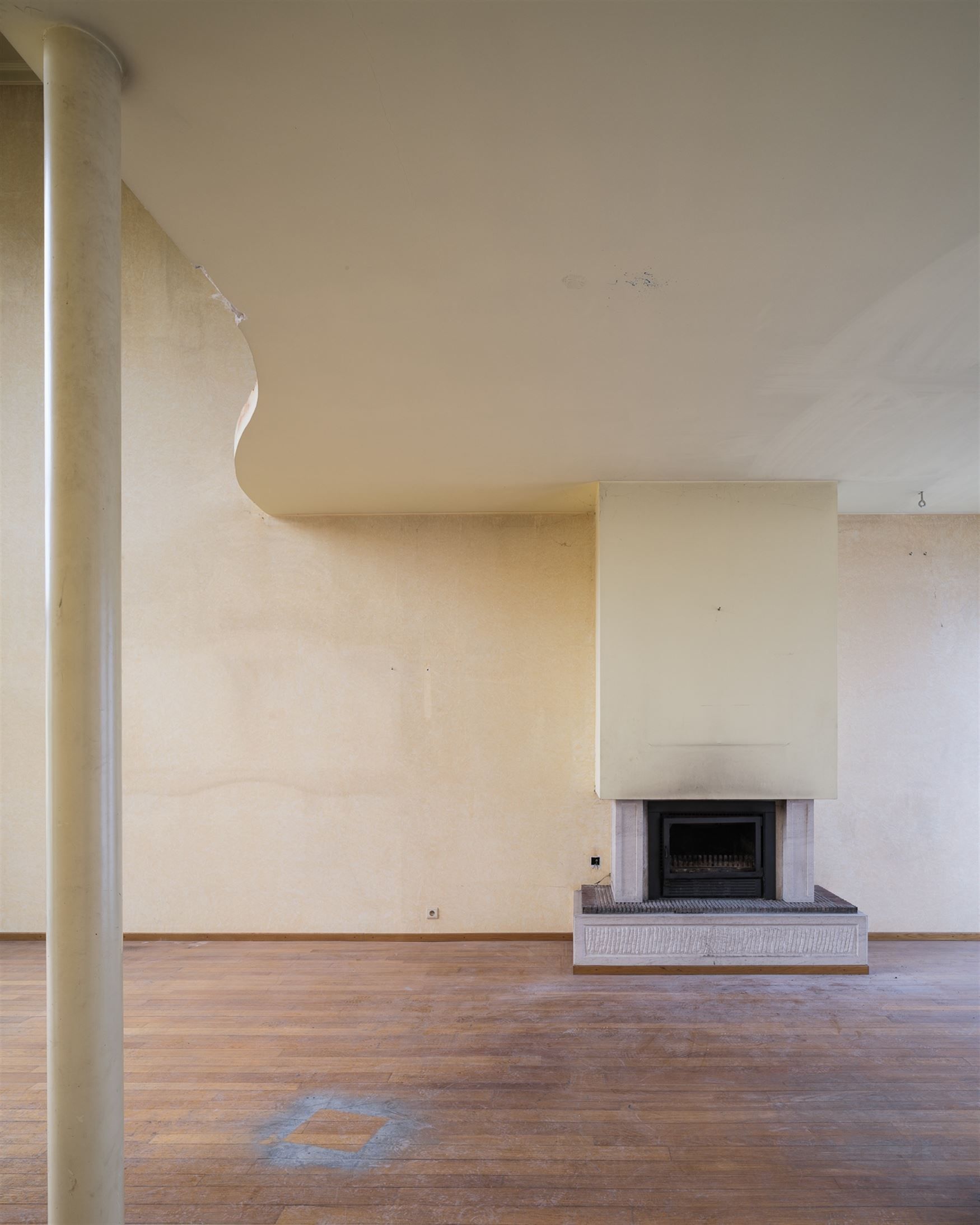 Woning met kantoor, parking en tuin foto 12