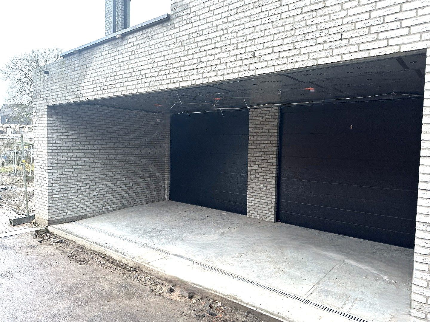 Gunstig gelegen garage centrum Torhout. foto {{pictureIndex}}