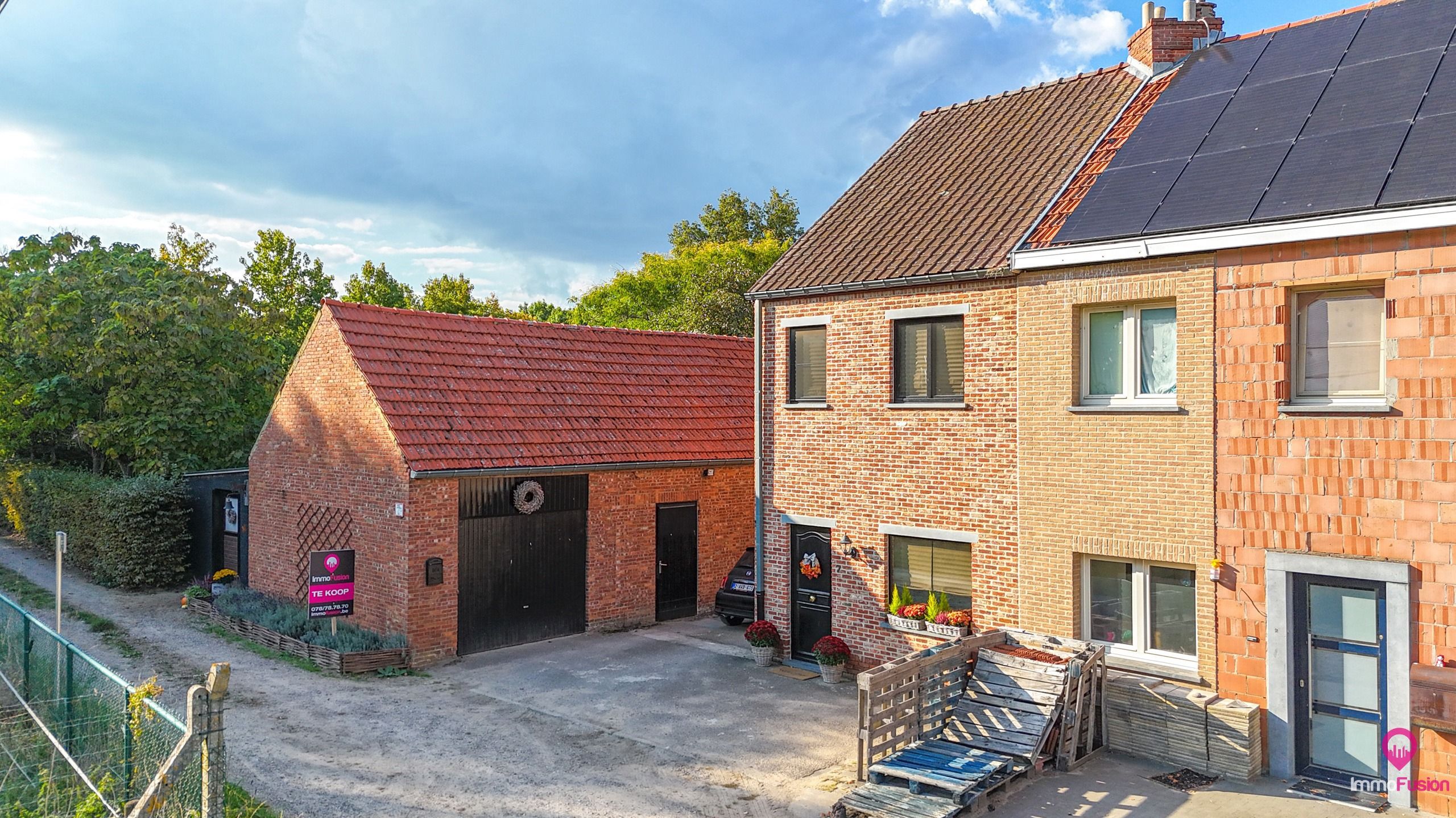 Idyllische woning met 2 slaapkamers, weide en stallen! foto 28