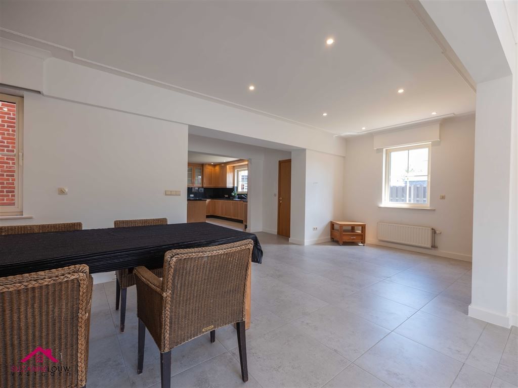 Stijlvol gerenoveerde, vrijstaande woning foto 13