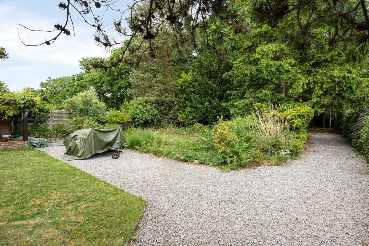 Ruime woning met 3 slaapkamers en grote tuin foto 20