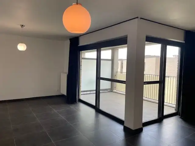 Appartement met 2 slaapkamers, ruim terras en parking foto 8