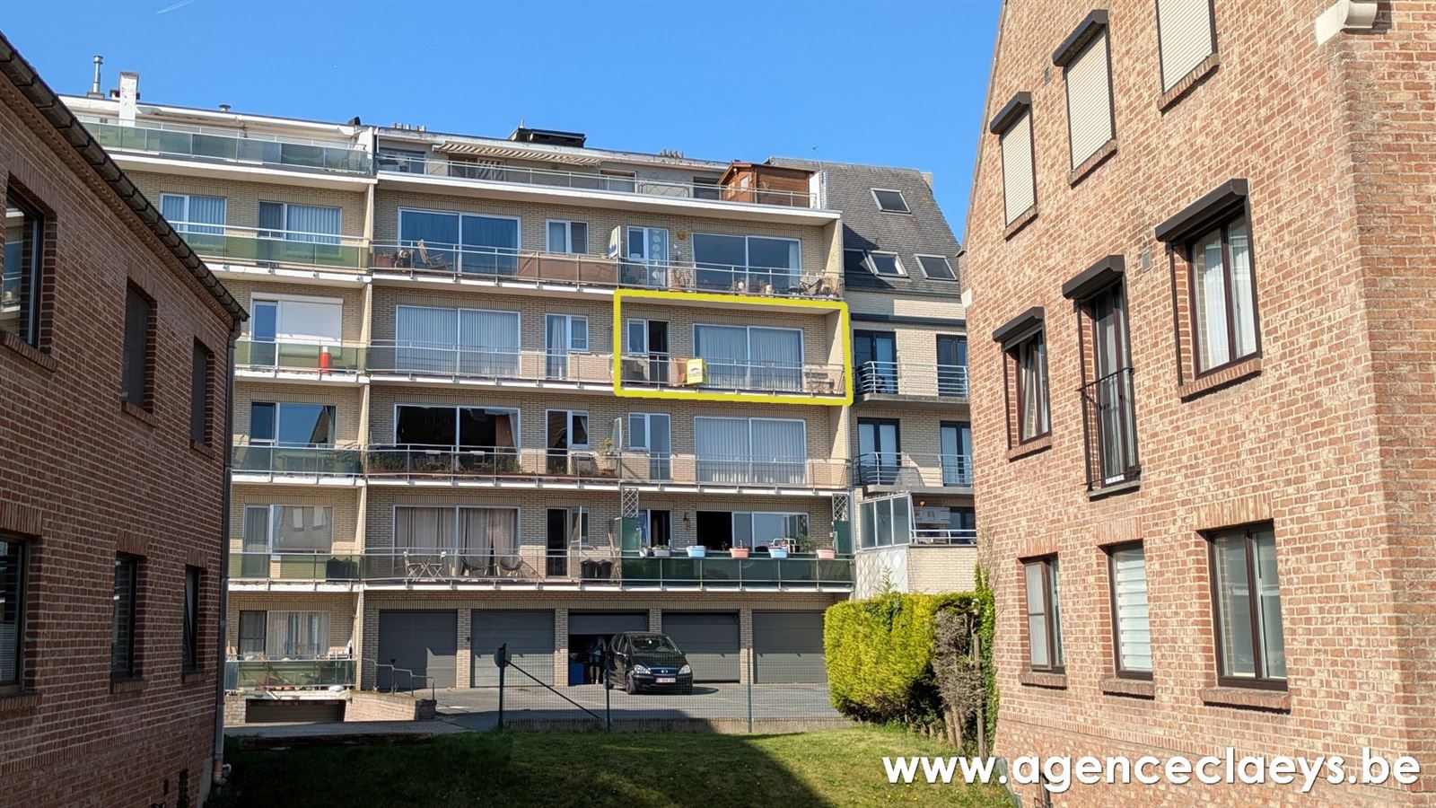 Appartement foto {{pictureIndex}}