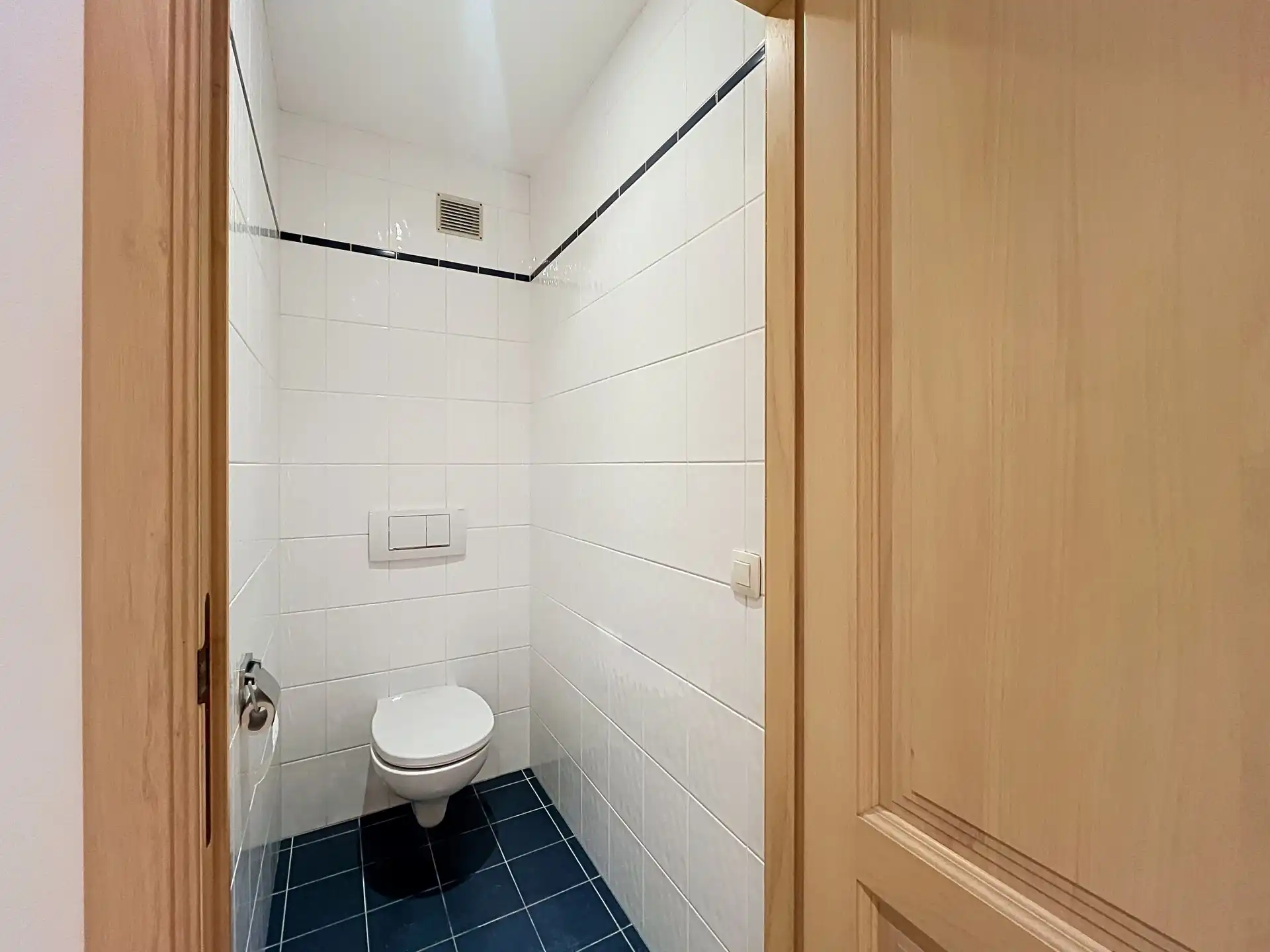 Instapklaar appartement in centrum Sint-Niklaas! foto 11