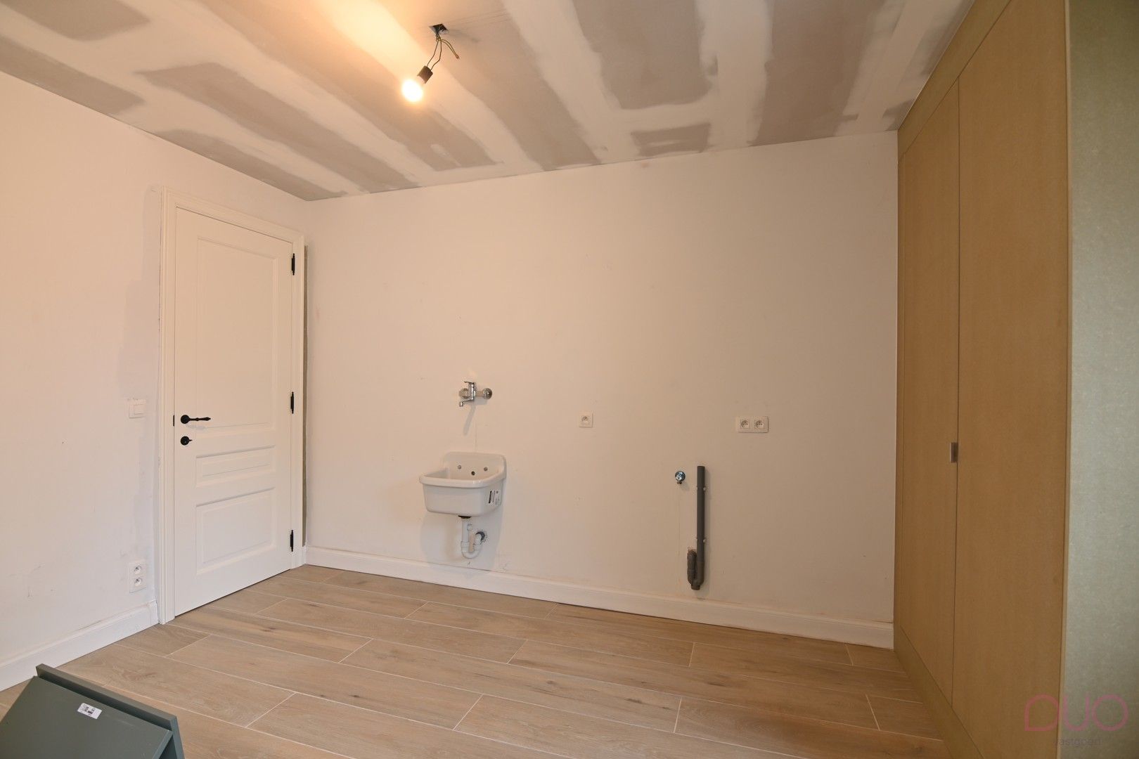 Instapklare herenwoning in het hartje van Sint-Truiden met 6 slaapkamers foto 7