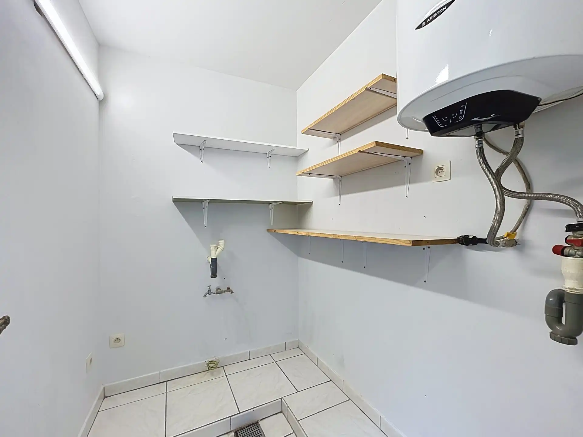 OPBRENGSTEIGENDOM MET 3 VOLLEDIG VERHUURDE APPARTEMENTEN – UITSTEKENDE INVESTERING IN SINT-PAUWELS foto 7