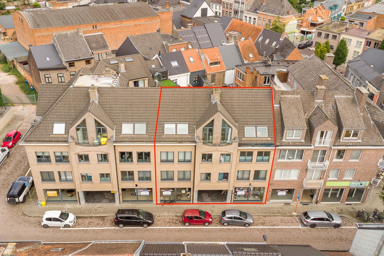 OPBRENGSTEIGENDOM foto {{pictureIndex}}