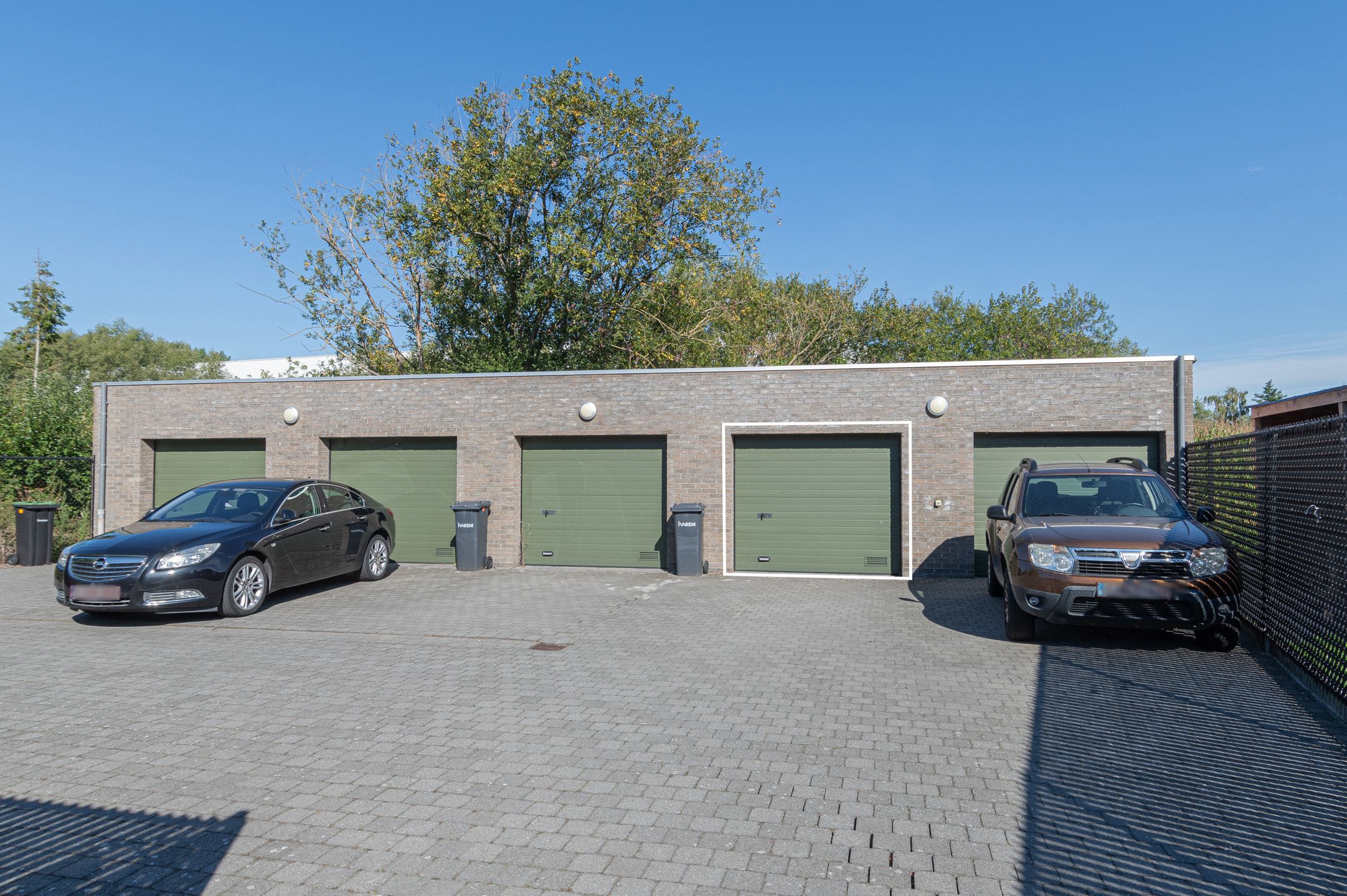 Leuk gelegen 2slpk appartement met terras en garage foto 17