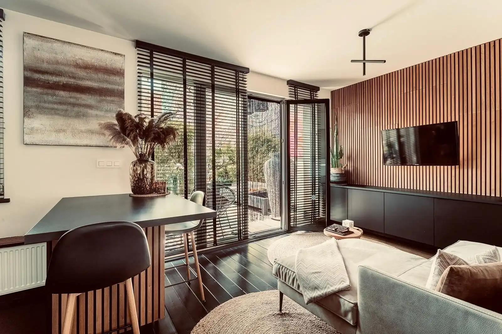 Hoogwaardig afgewerkt appartement met zonnig terras foto 3