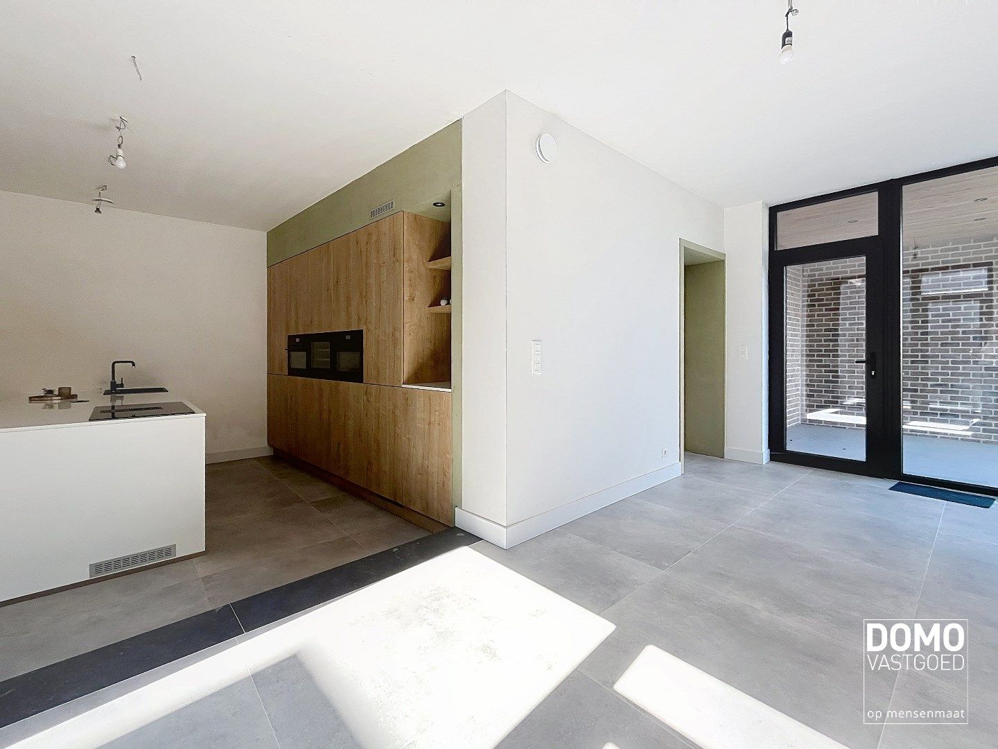 PRACHTIG GERENOVEERDE, LICHTRIJKE WONING MET 3 SLAAPKAMERS, 2 BADKAMERS, EEN ZONNIGE TUIN EN 2 PARKEERPLAATSEN TE GINGELOM (MIELEN-BOVEN-AALST)   foto 10