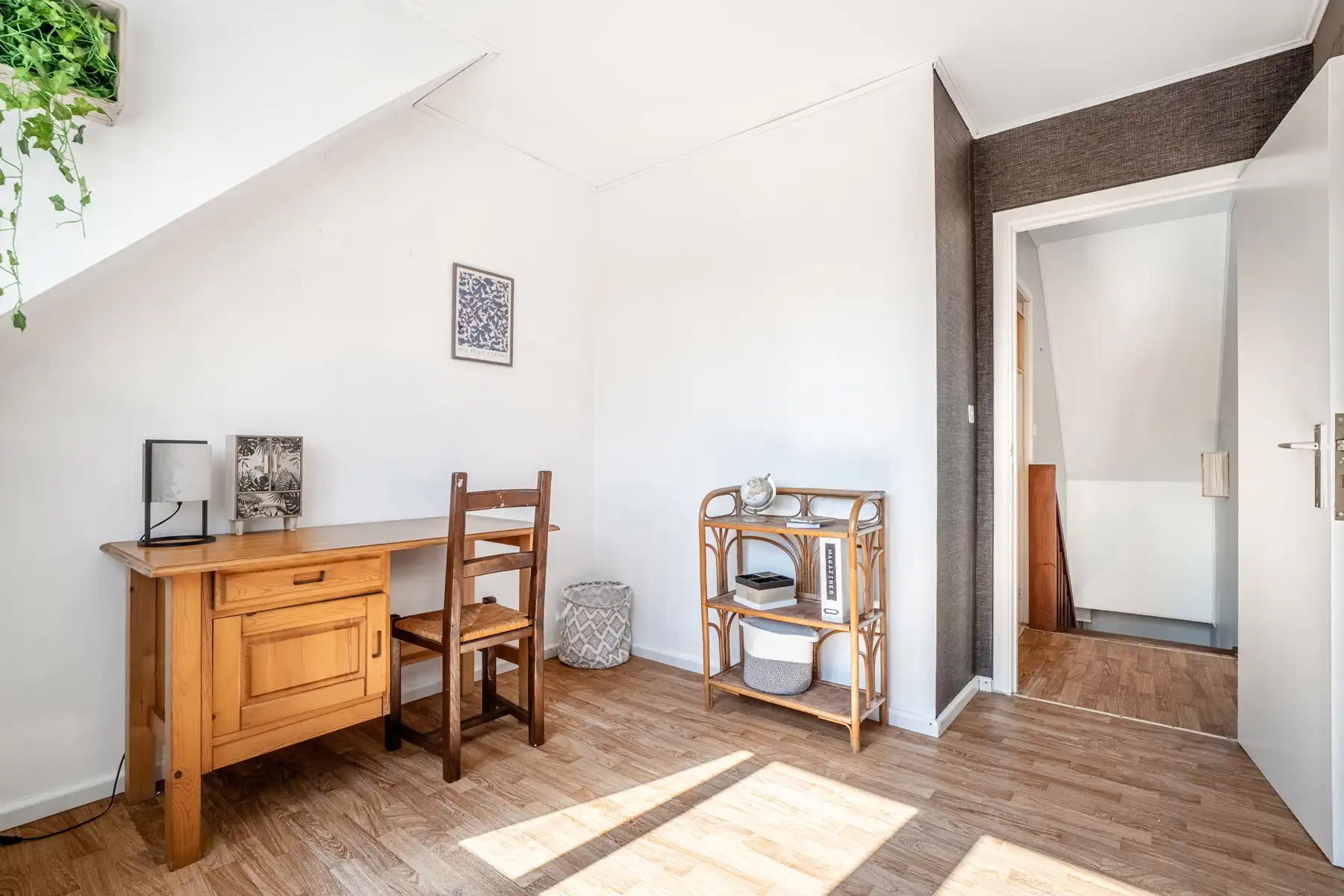 Halfopen woning met tuin, garage en oprit foto 16